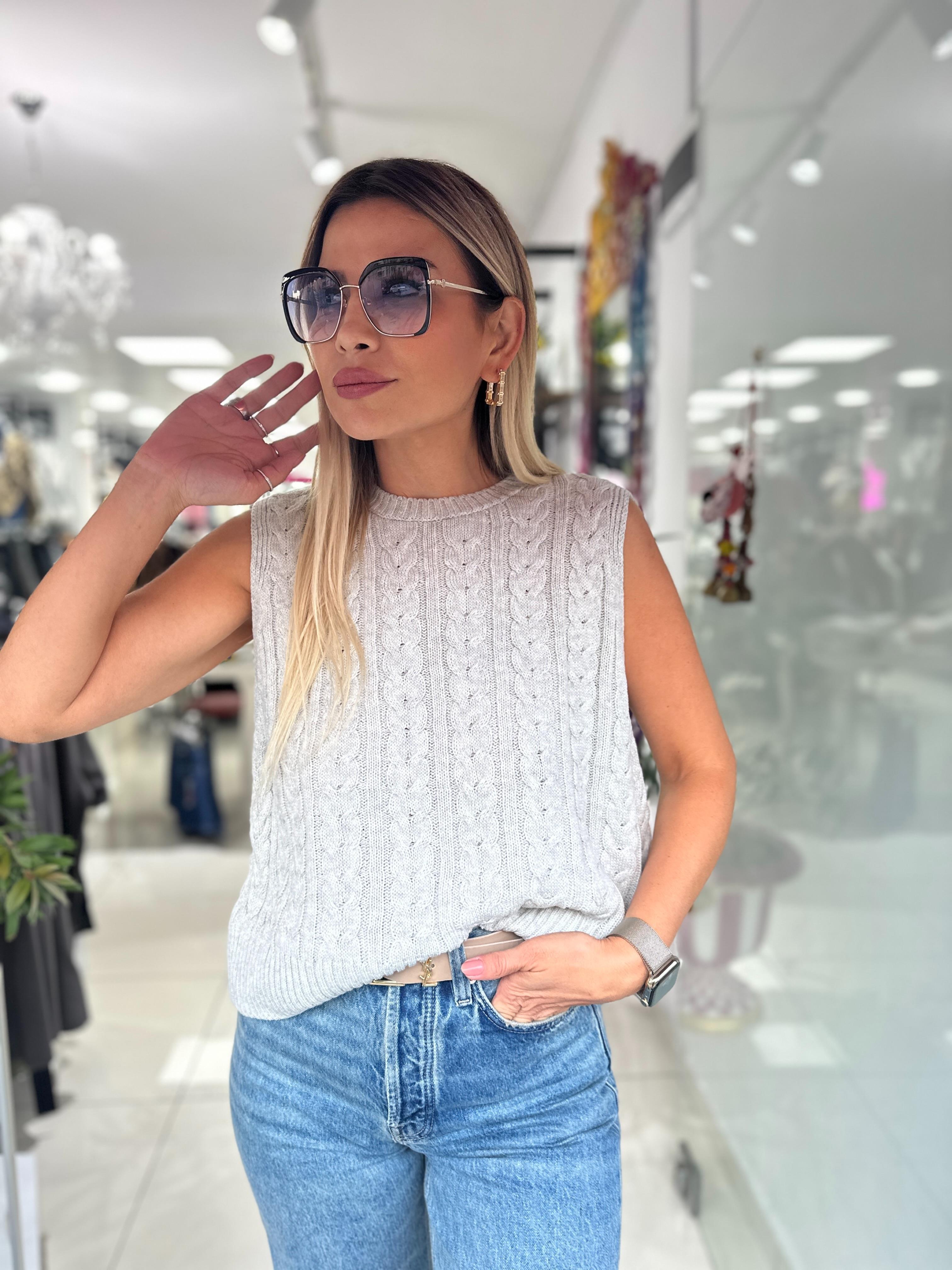 Gri Sırt Dekolteli Triko