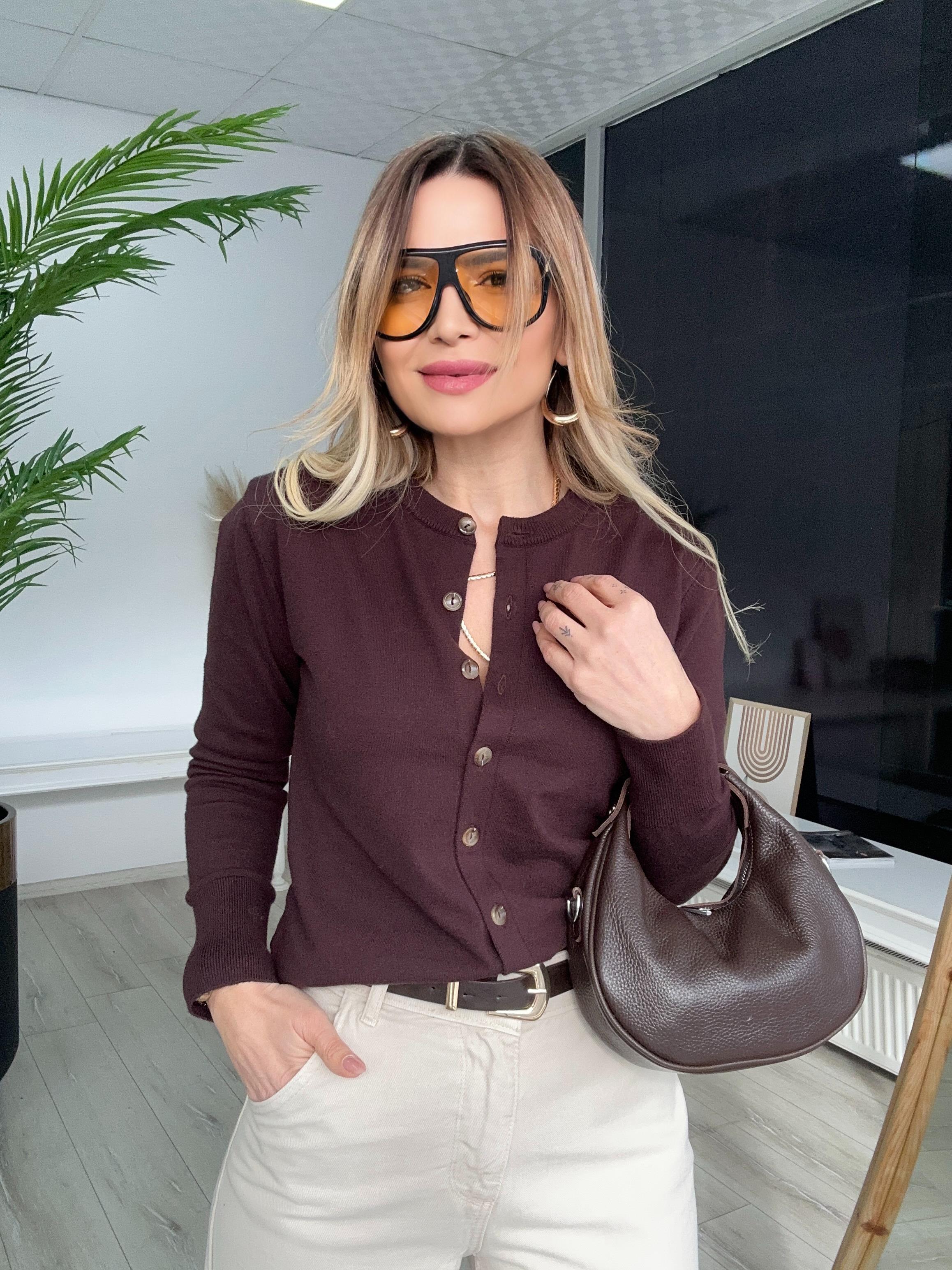 Kahve Düğme Detaylı Triko Hırka 
