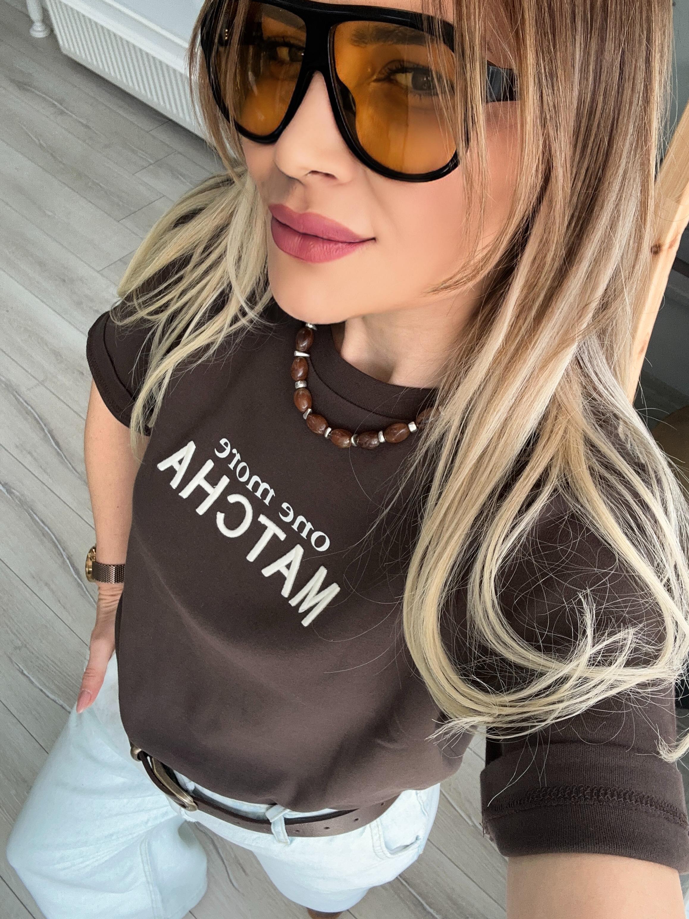 Kahve Nakışlı Tşhirt