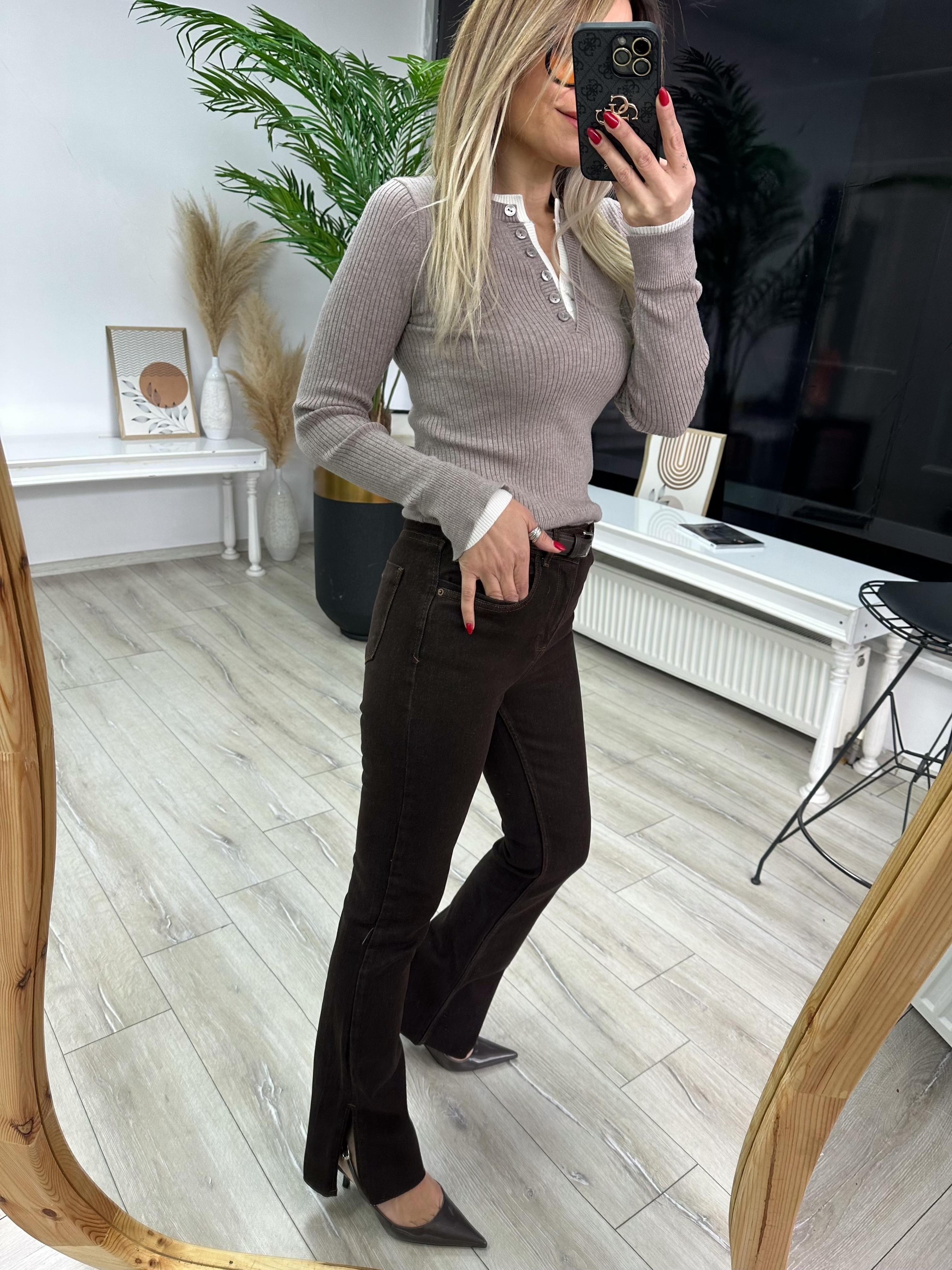 Kahverengi Yırtmaç Detaylı Jean 
