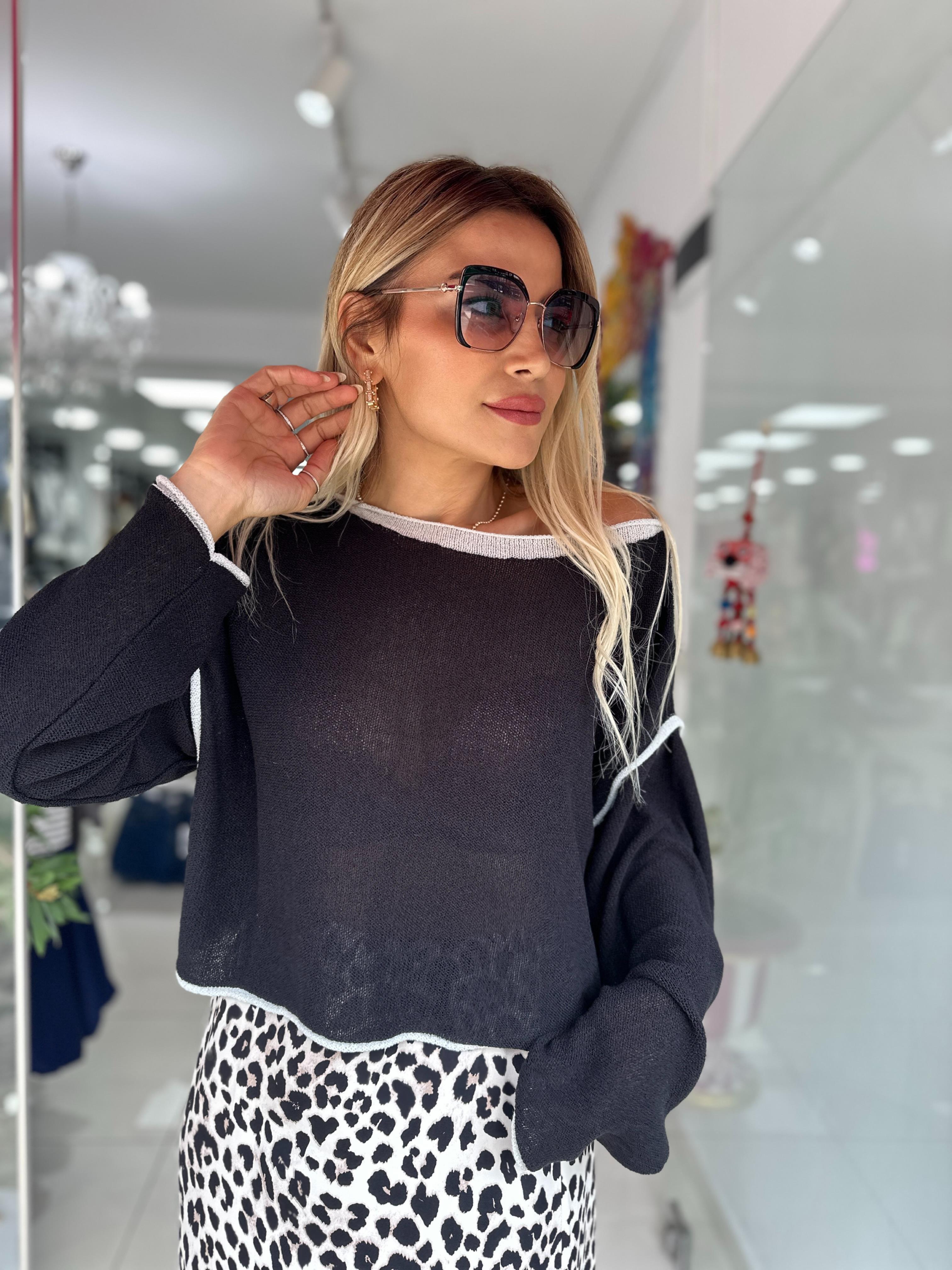Kayık Yaka İnce Dokulu Triko Kazak 