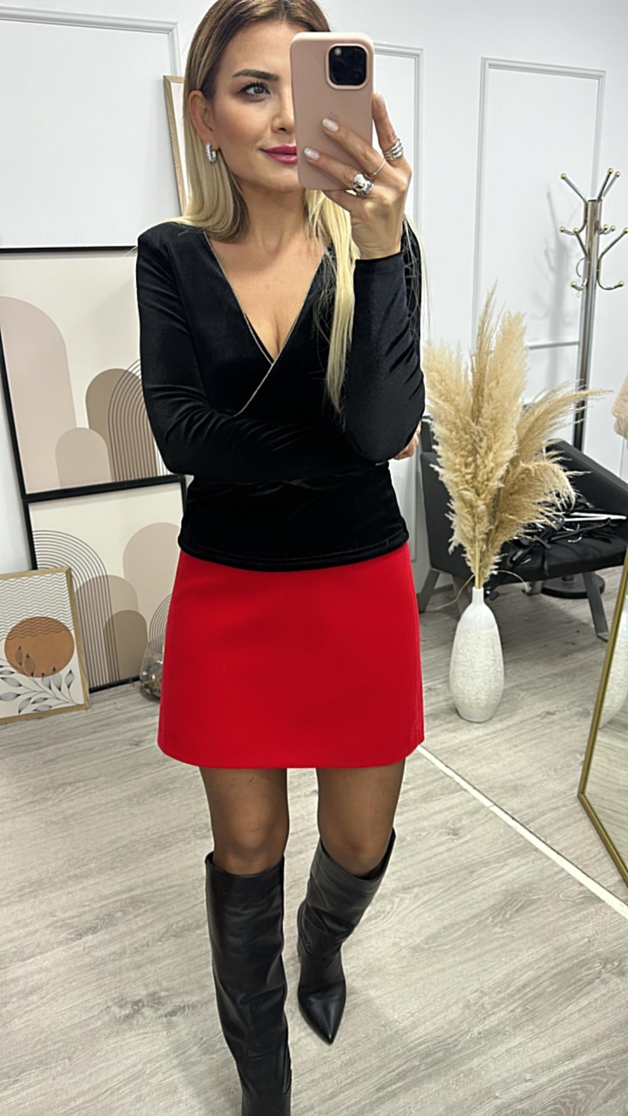 Kırmızı Kadife Etek 