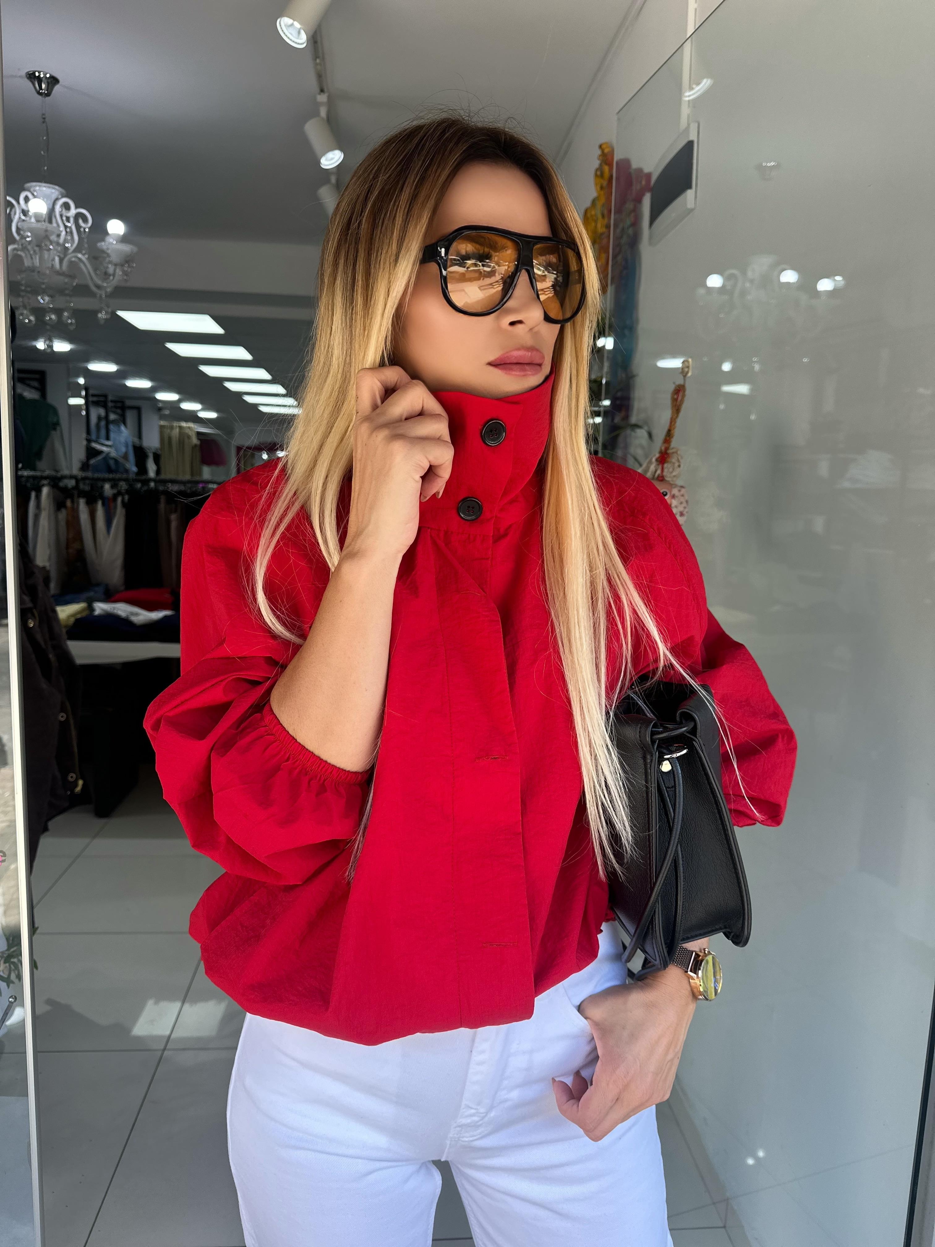 Kırmızı Yağmurluk Ceket