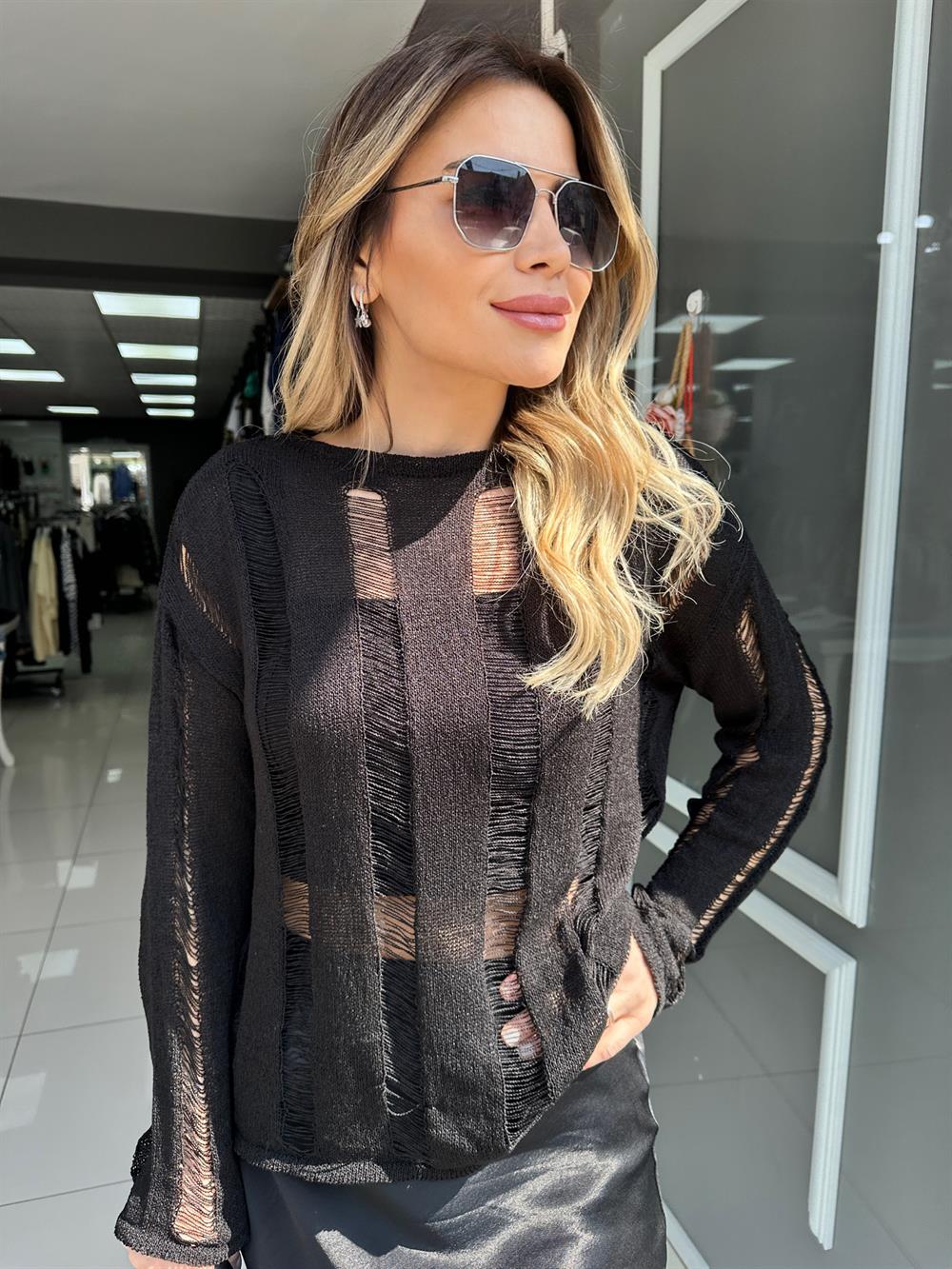 KLEİN Siyah Delikli Triko 