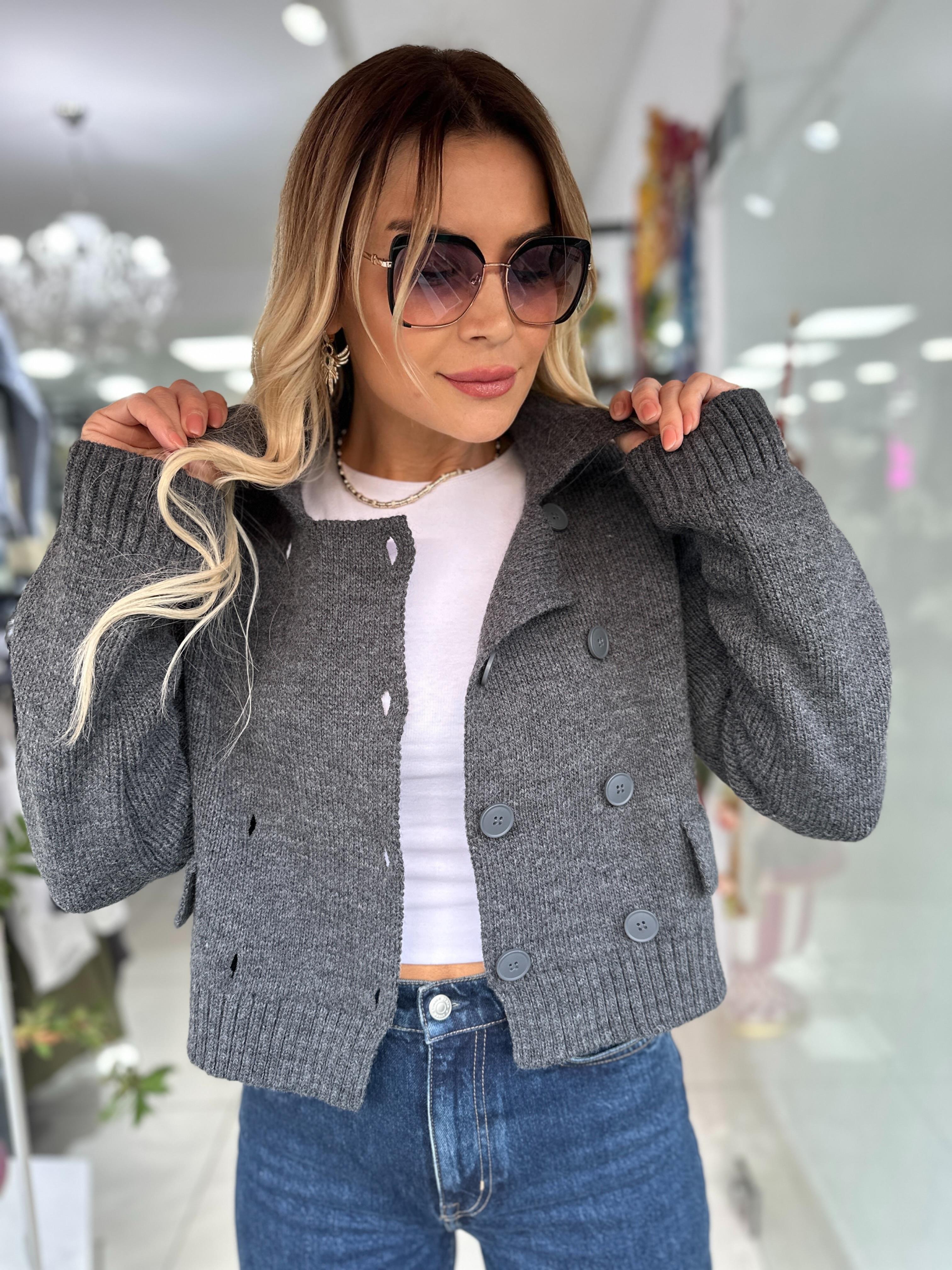 Koyu Gri Düğmeli Hırka