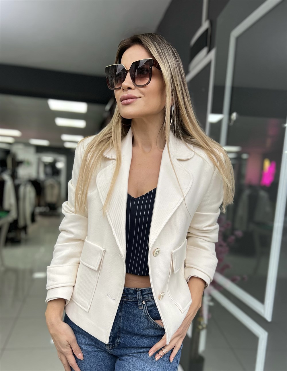KR Ekru Çift Düğme Kısa Blazer