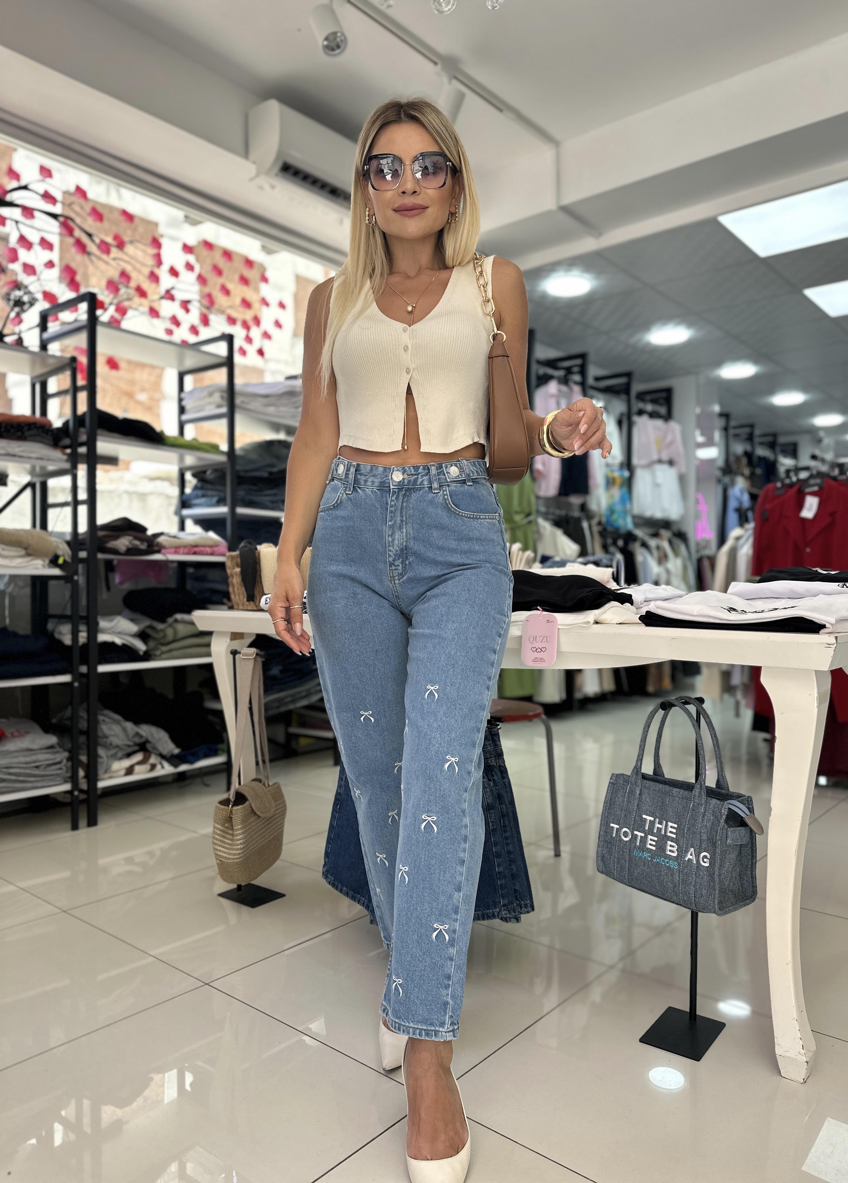 Kurdele Nakış Detaylı Jean