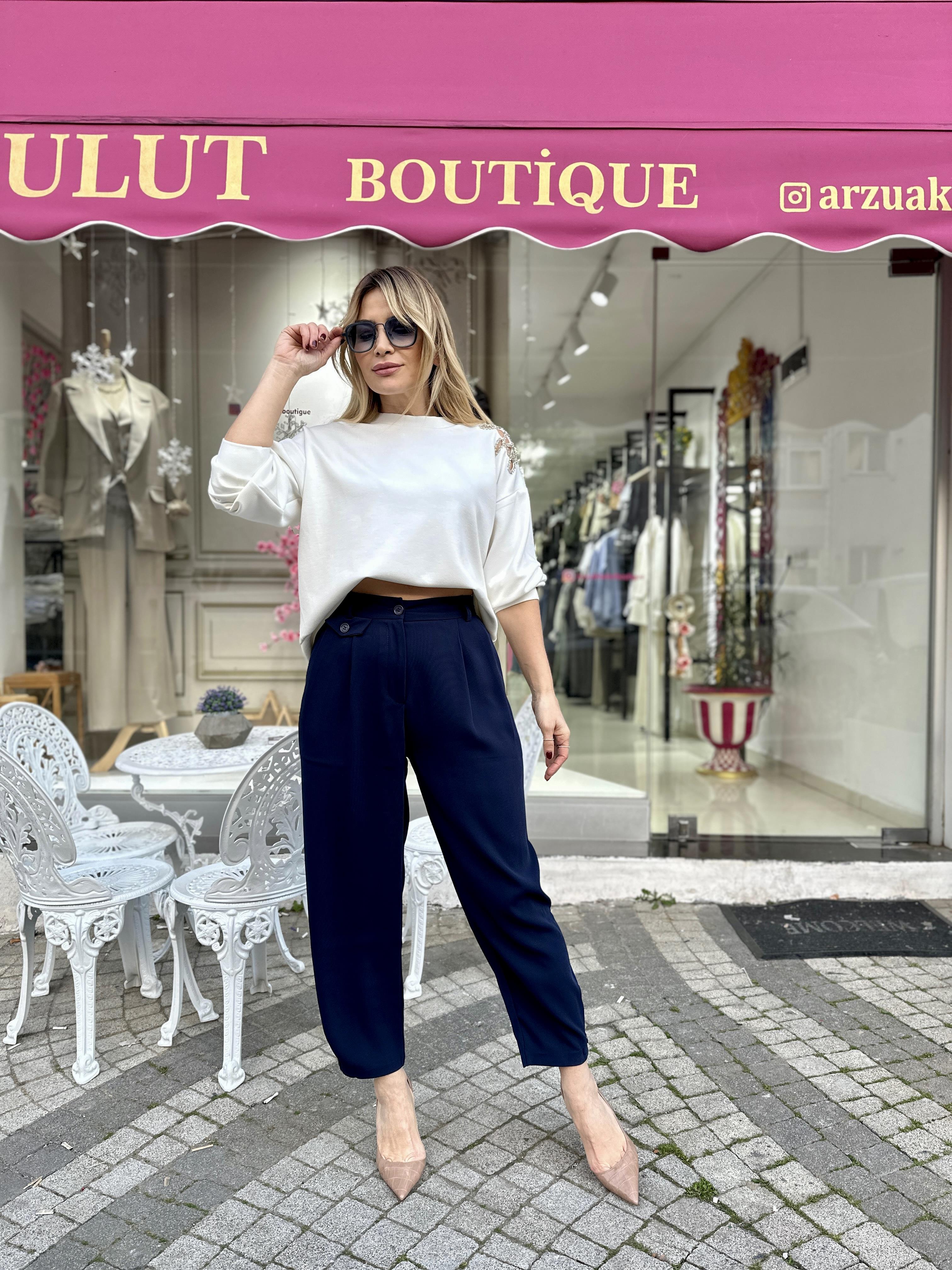 Lacivert Paça Düğme Detaylı Pantolon