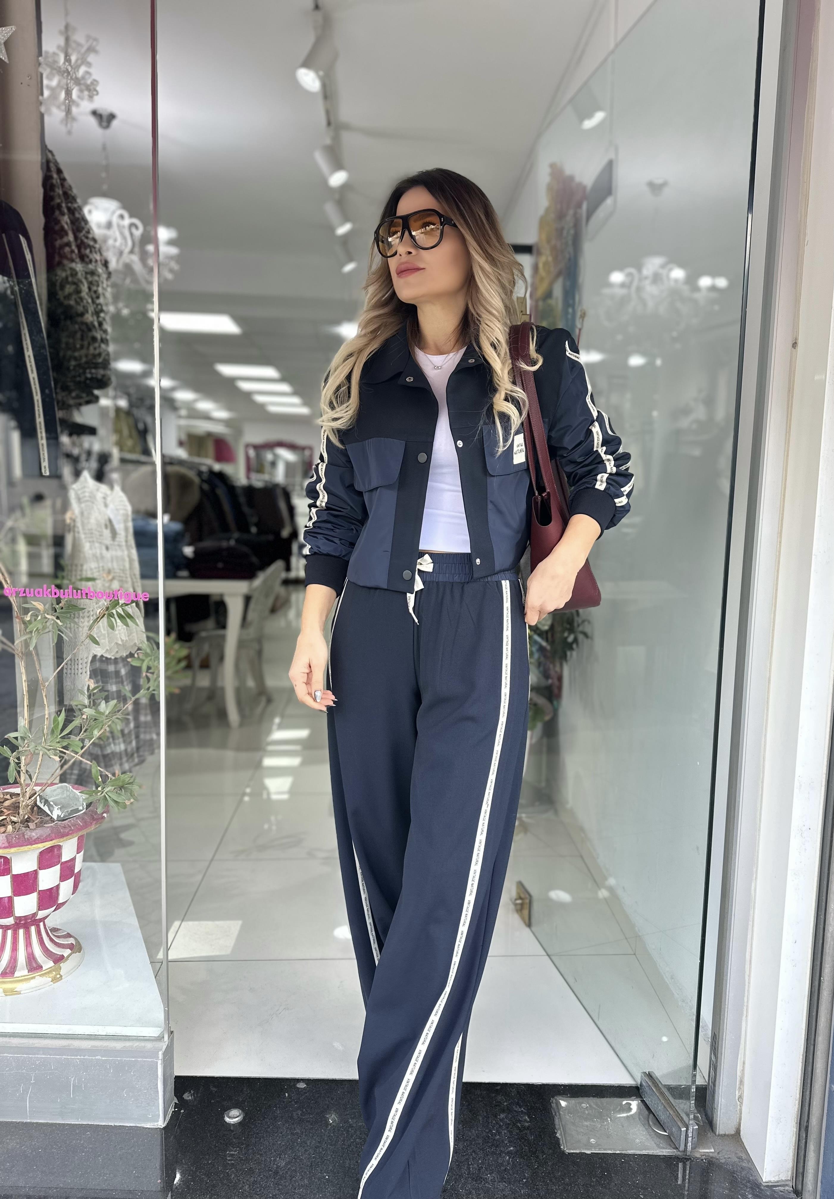 Lacivert Şerit Detaylı Tasarım Pantolon
