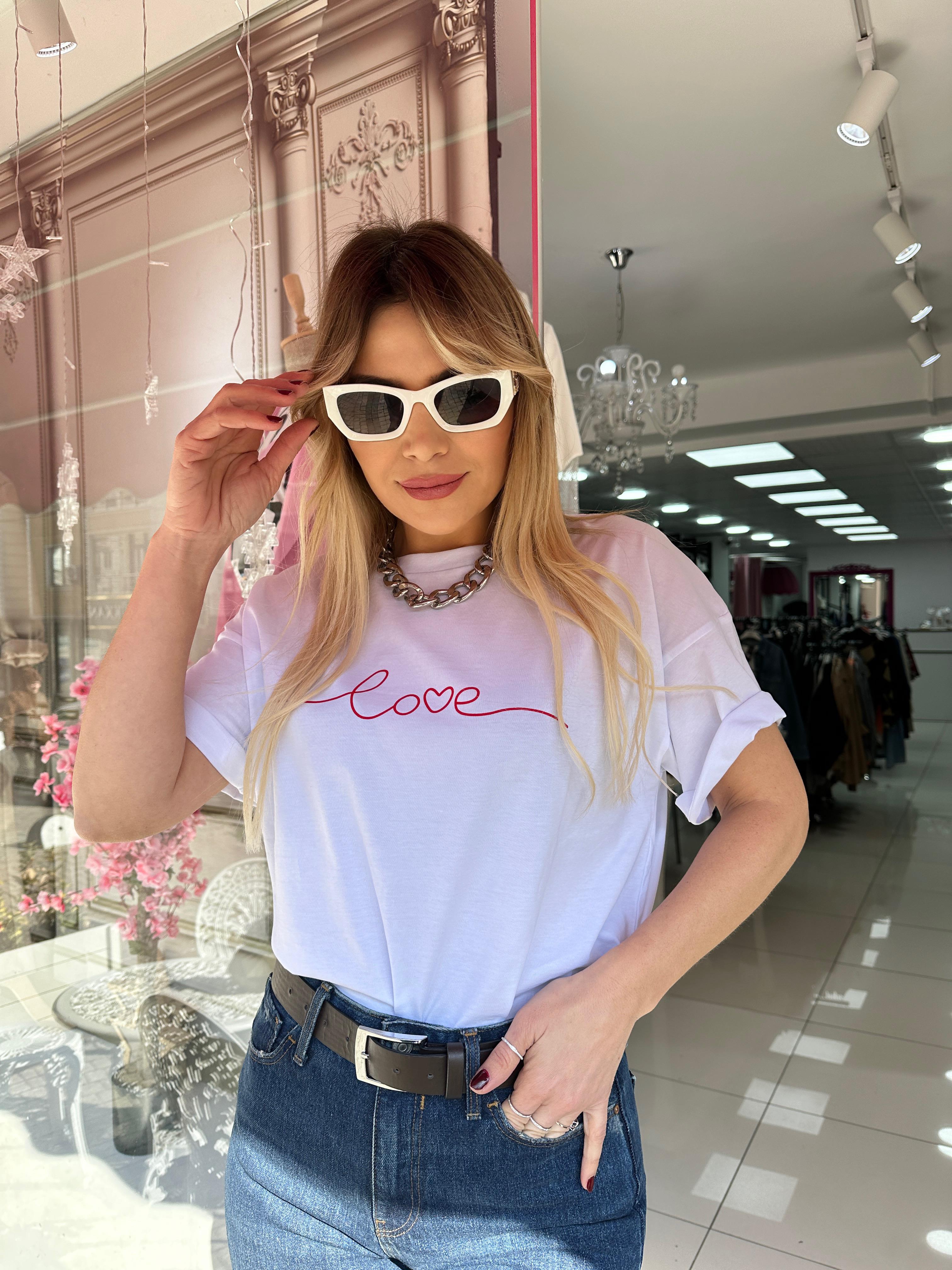 Love Yazı Detaylı Tşhirt 