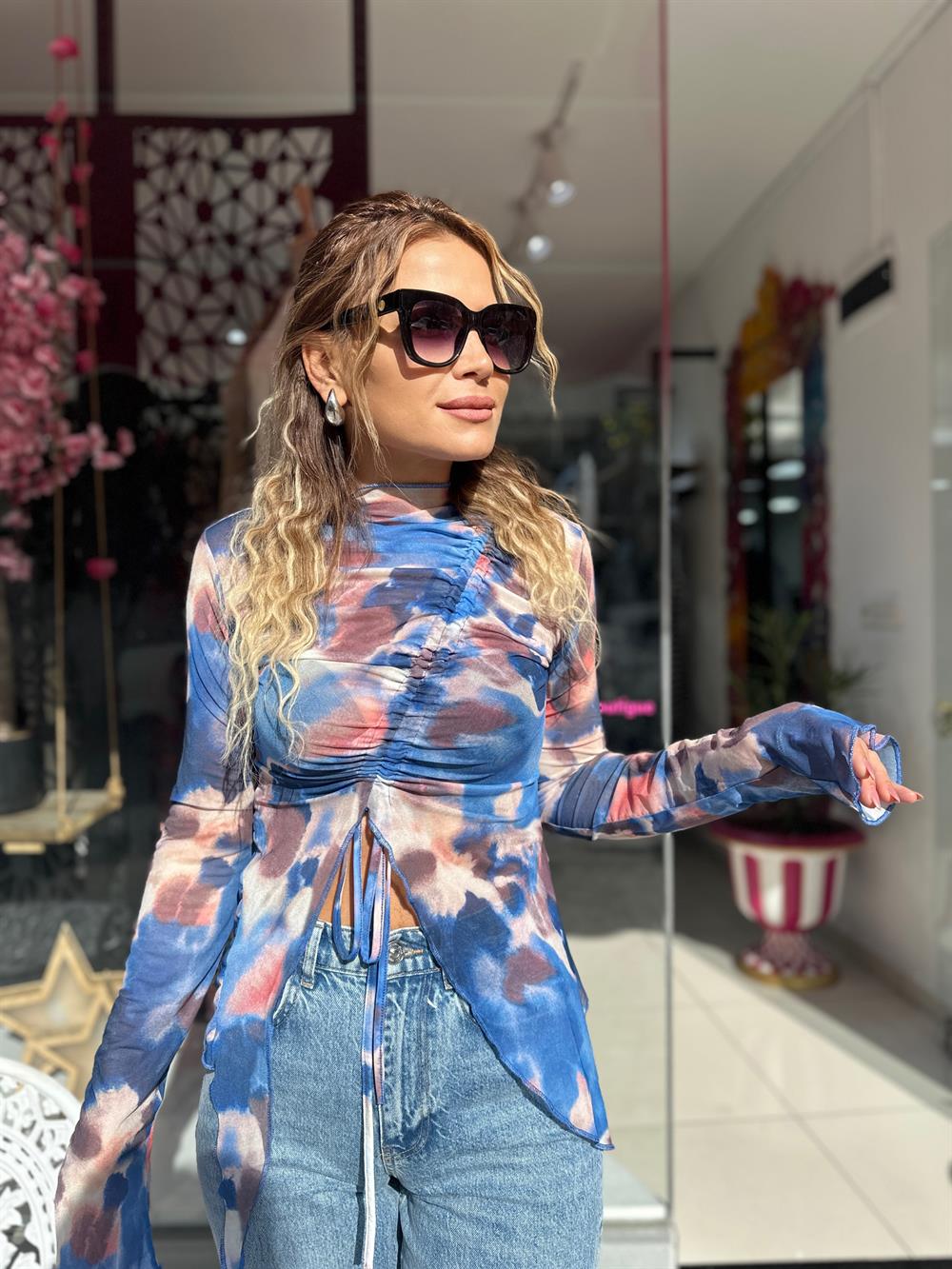 Mavi Desenli Büzgülü Bluz