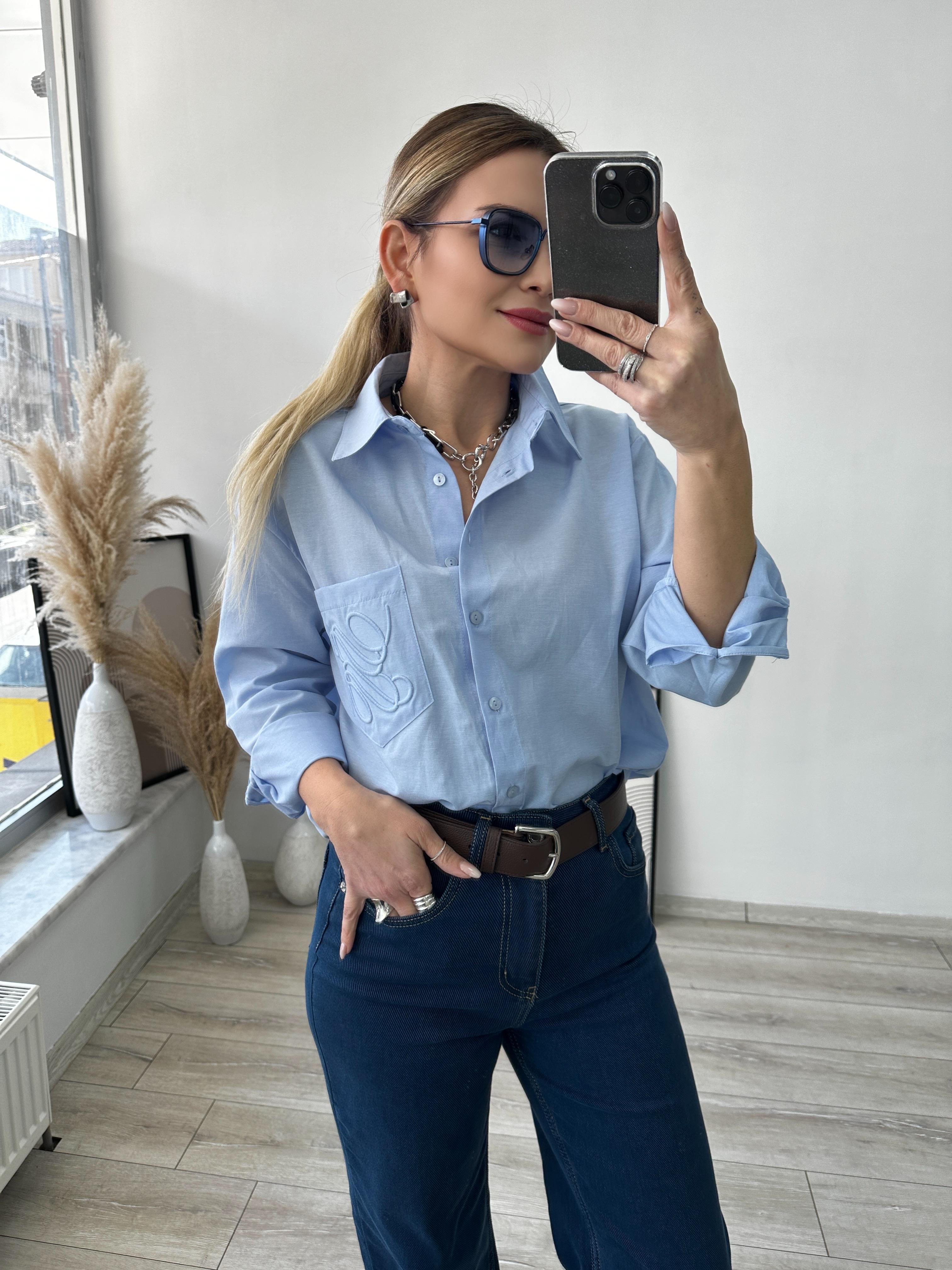 Mavi Nakış Detaylı Gömlek 