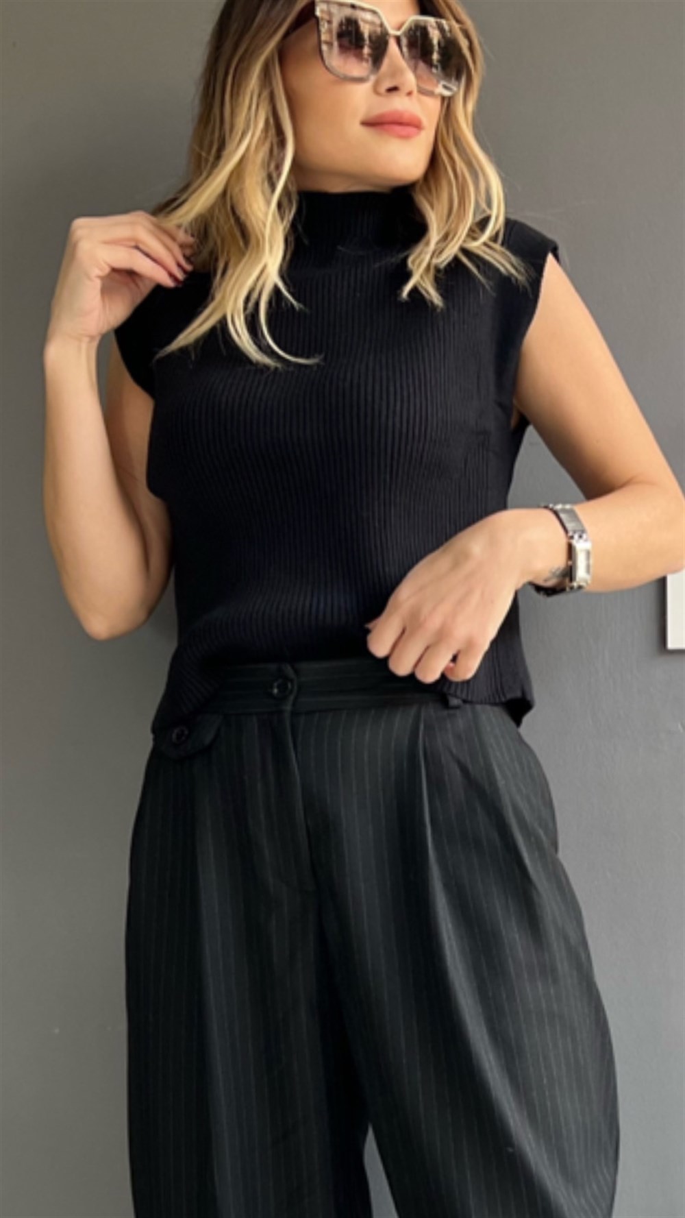 ORJ Kolsuz Boğazlı Siyah Triko