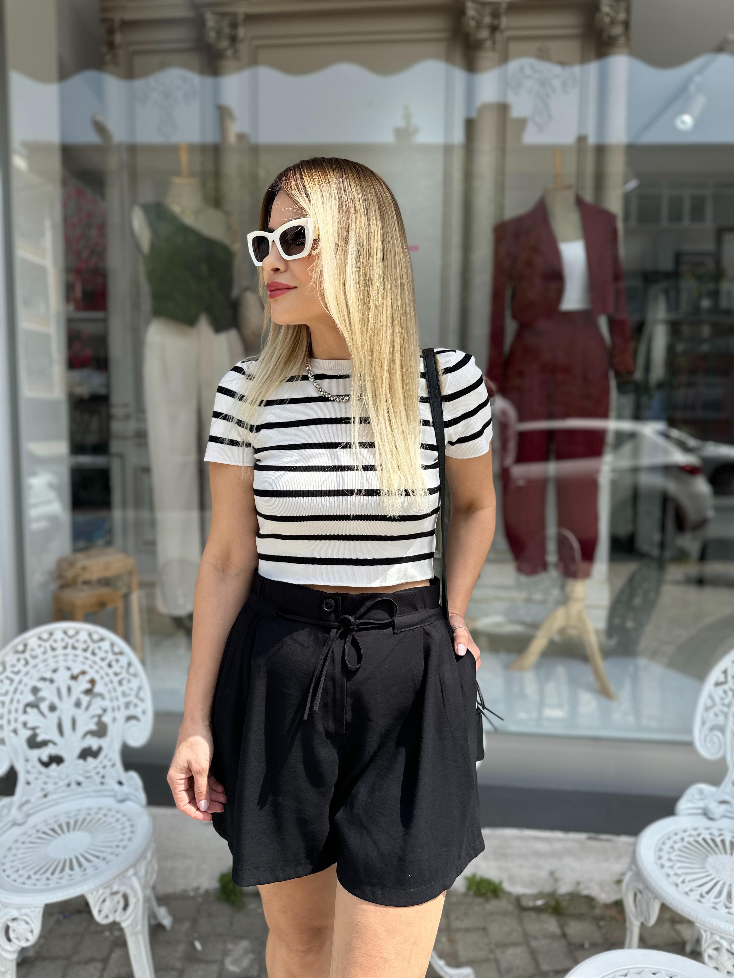 Orj Siyah Bağcıklı Tensel Şort