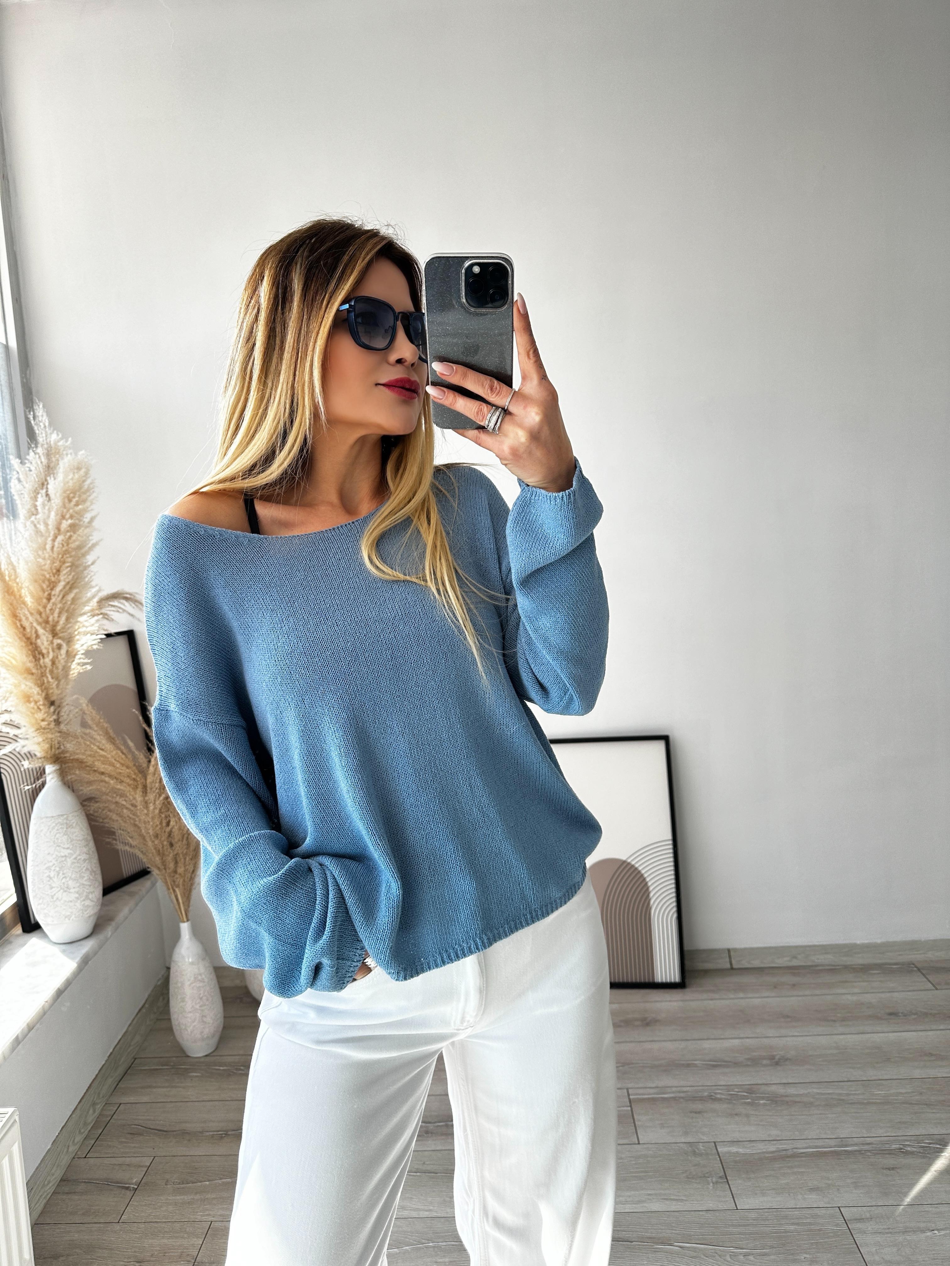 Oval Yaka Yumuşak Dokulu Triko 