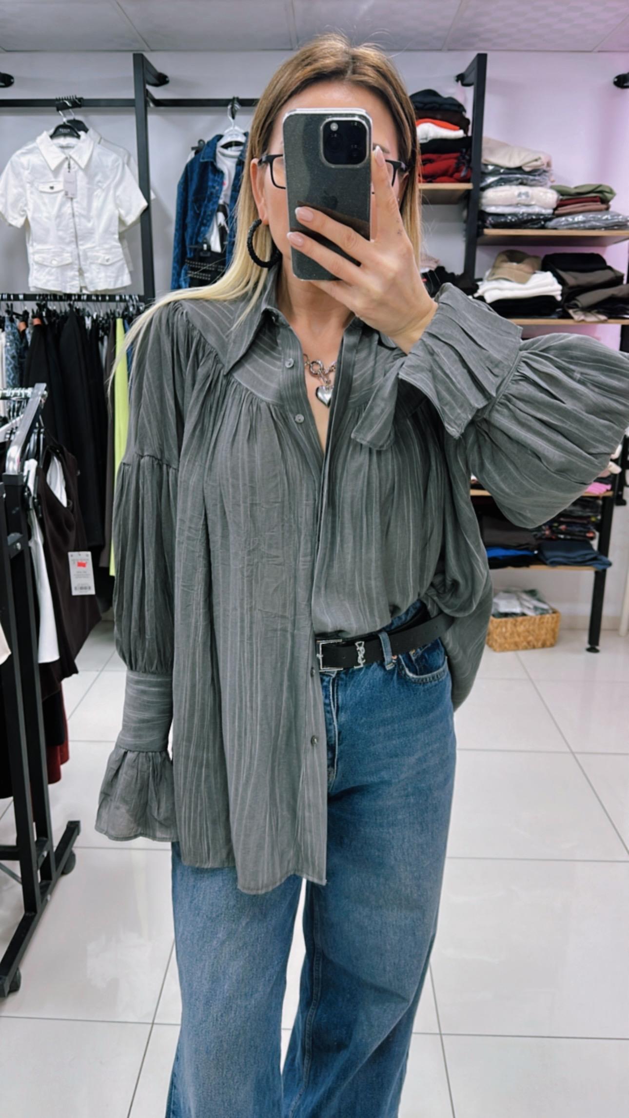 Pileli İspanyol Kol Gri Gömlek