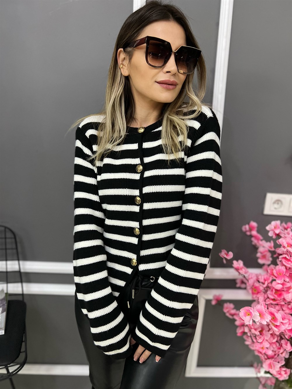 PK Siyah Çizgili Hırka