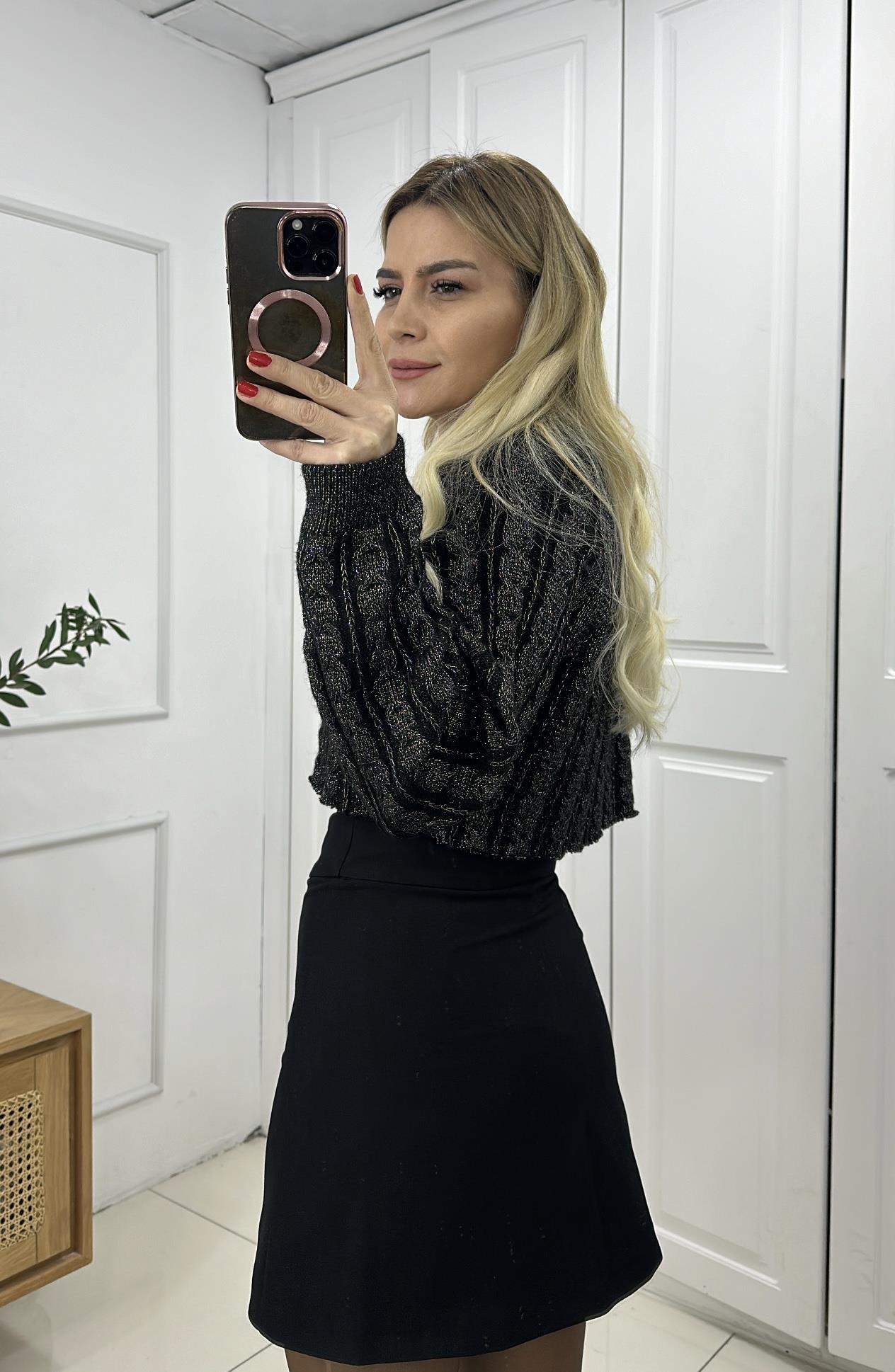 Polo Yaka Düğmeli Simli Crop Hırka 