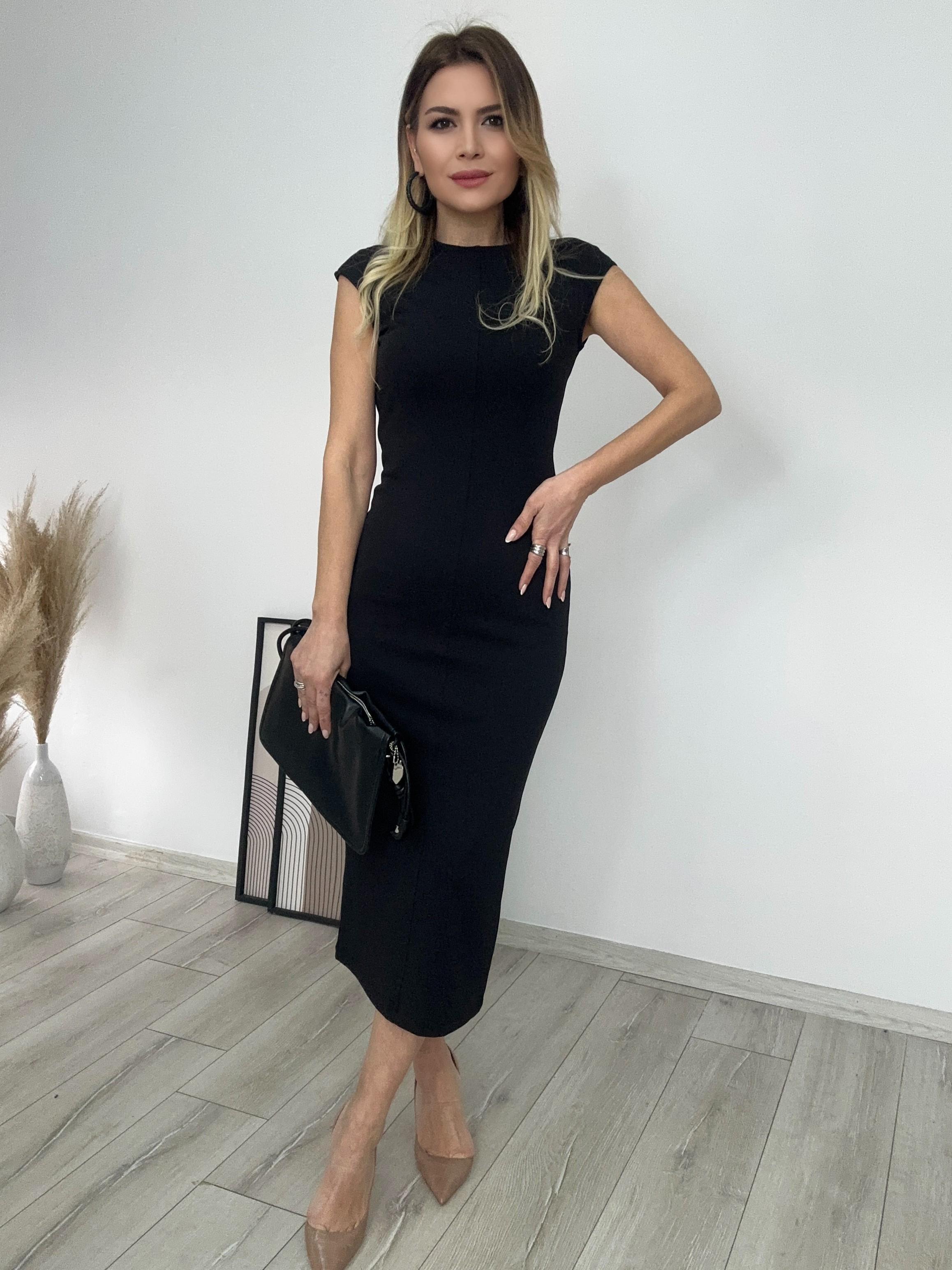 Siyah Arkası Yırtmaçlı Elbise