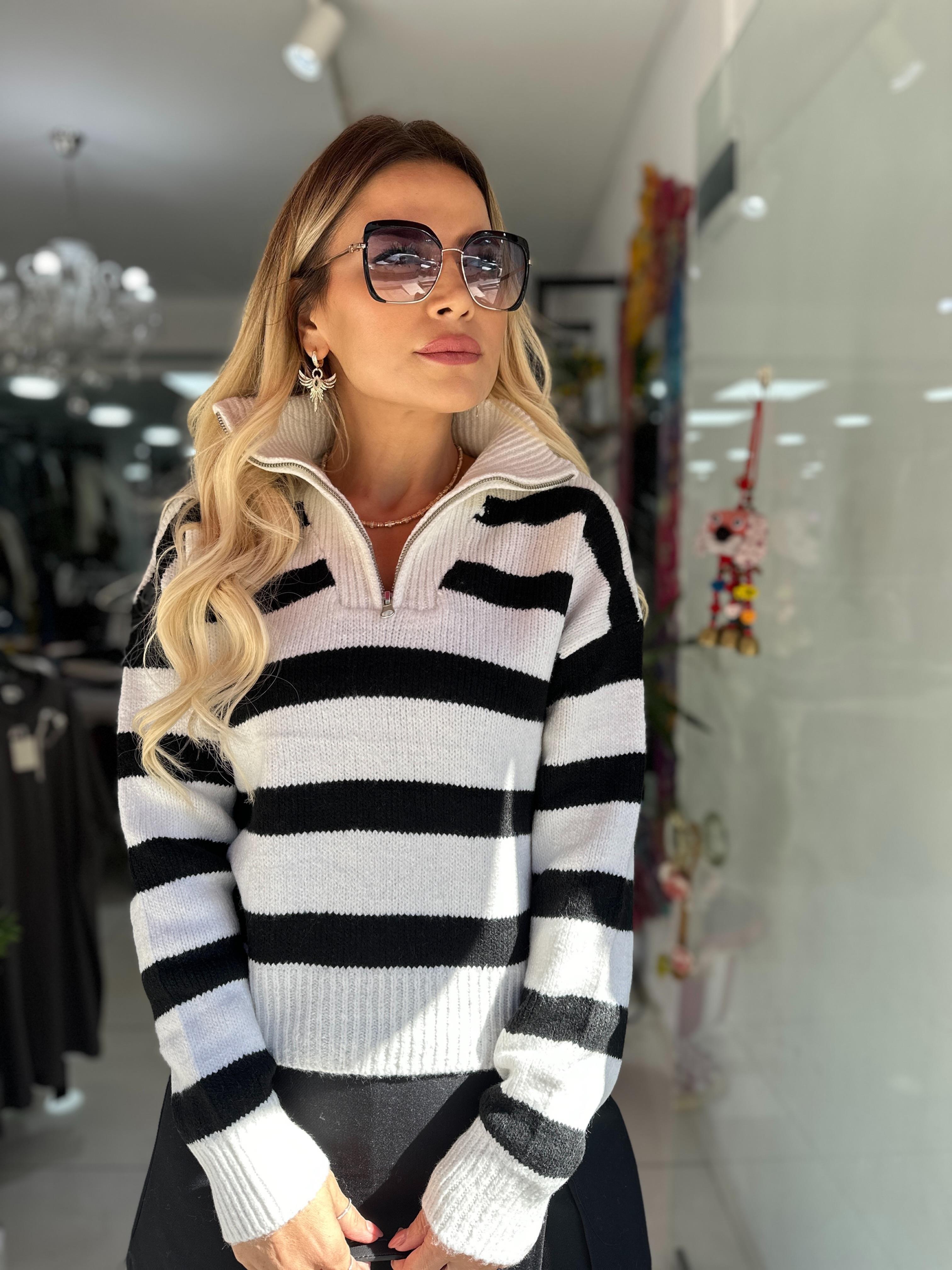 Siyah Beyaz Çizgili Fermuarlı Triko