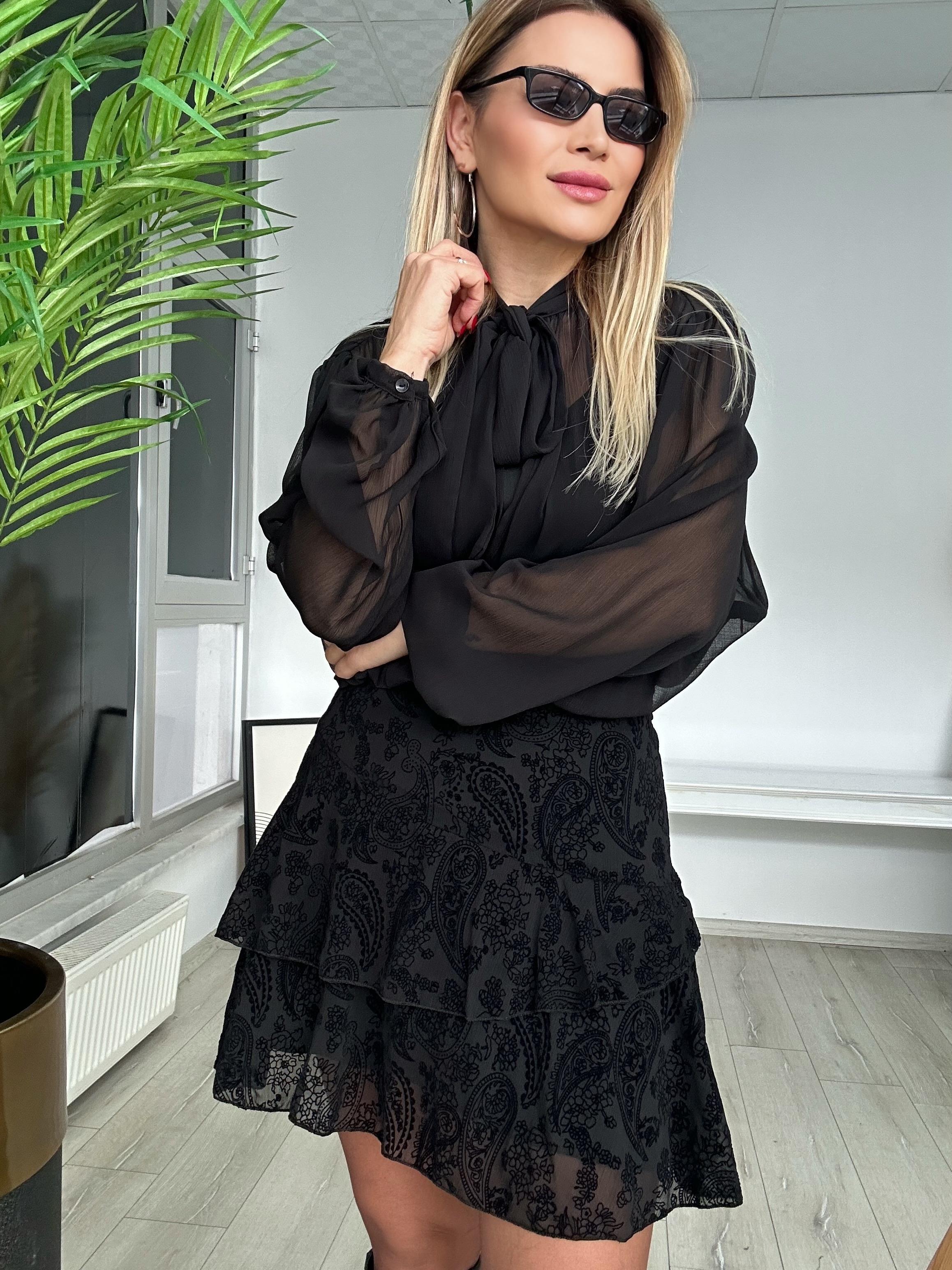 Siyah Dantel Detaylı İç Astarlı Elbise