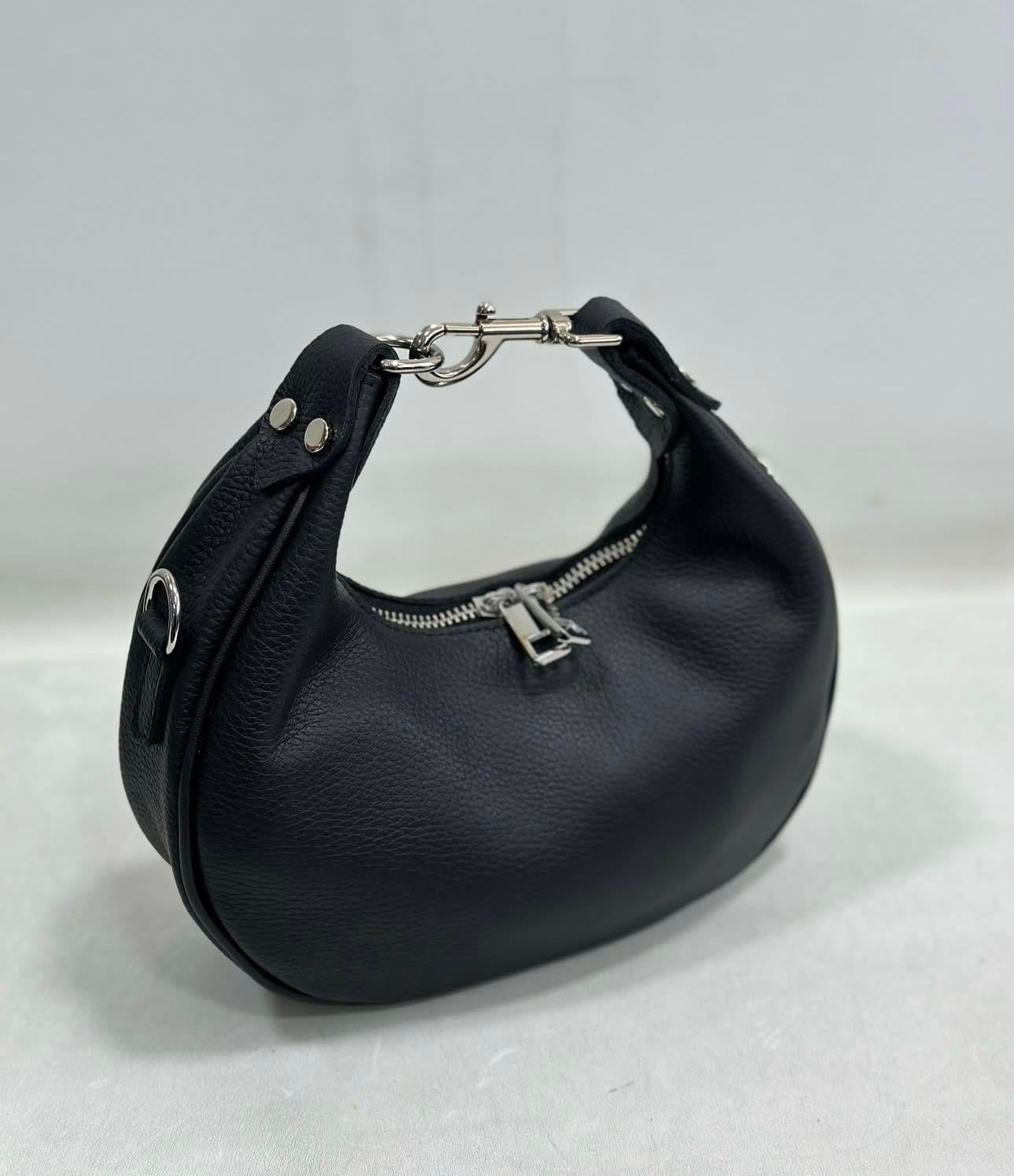 Siyah Deri Askılı Çanta