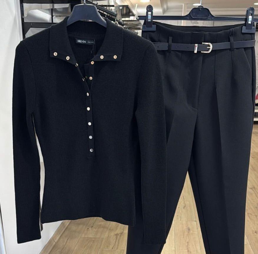 Siyah Dik Yaka Çıtçıtlı Triko Kazak 