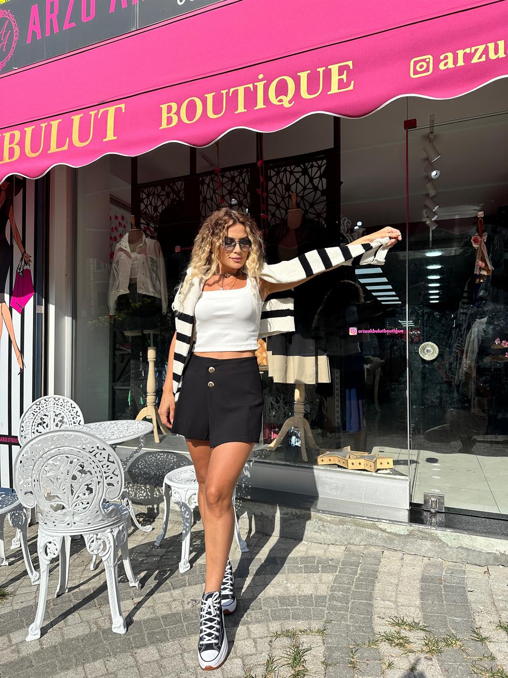 Siyah Düğme Detaylı Şort Etek 