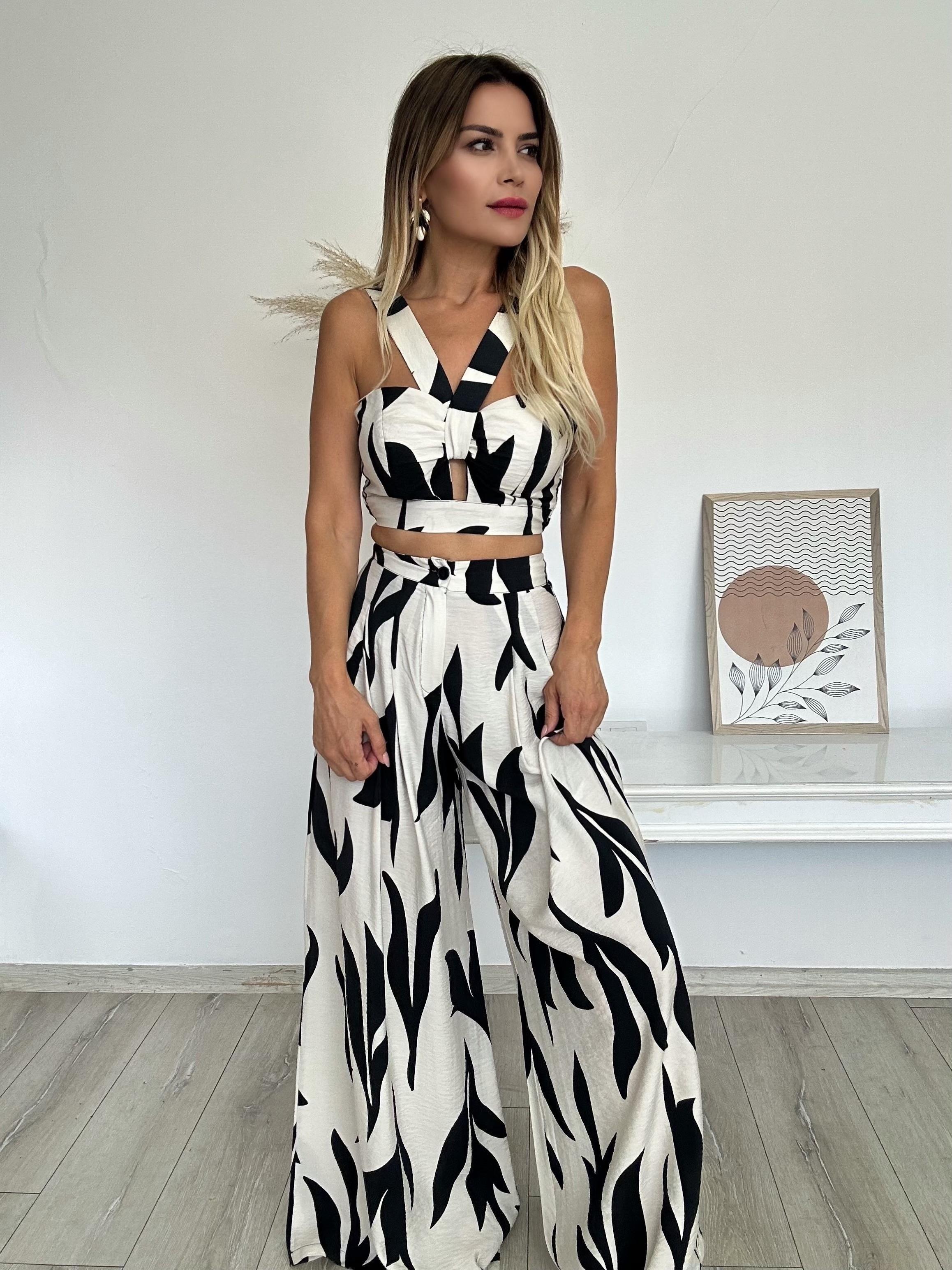 Siyah Ekru Desenli Takım 