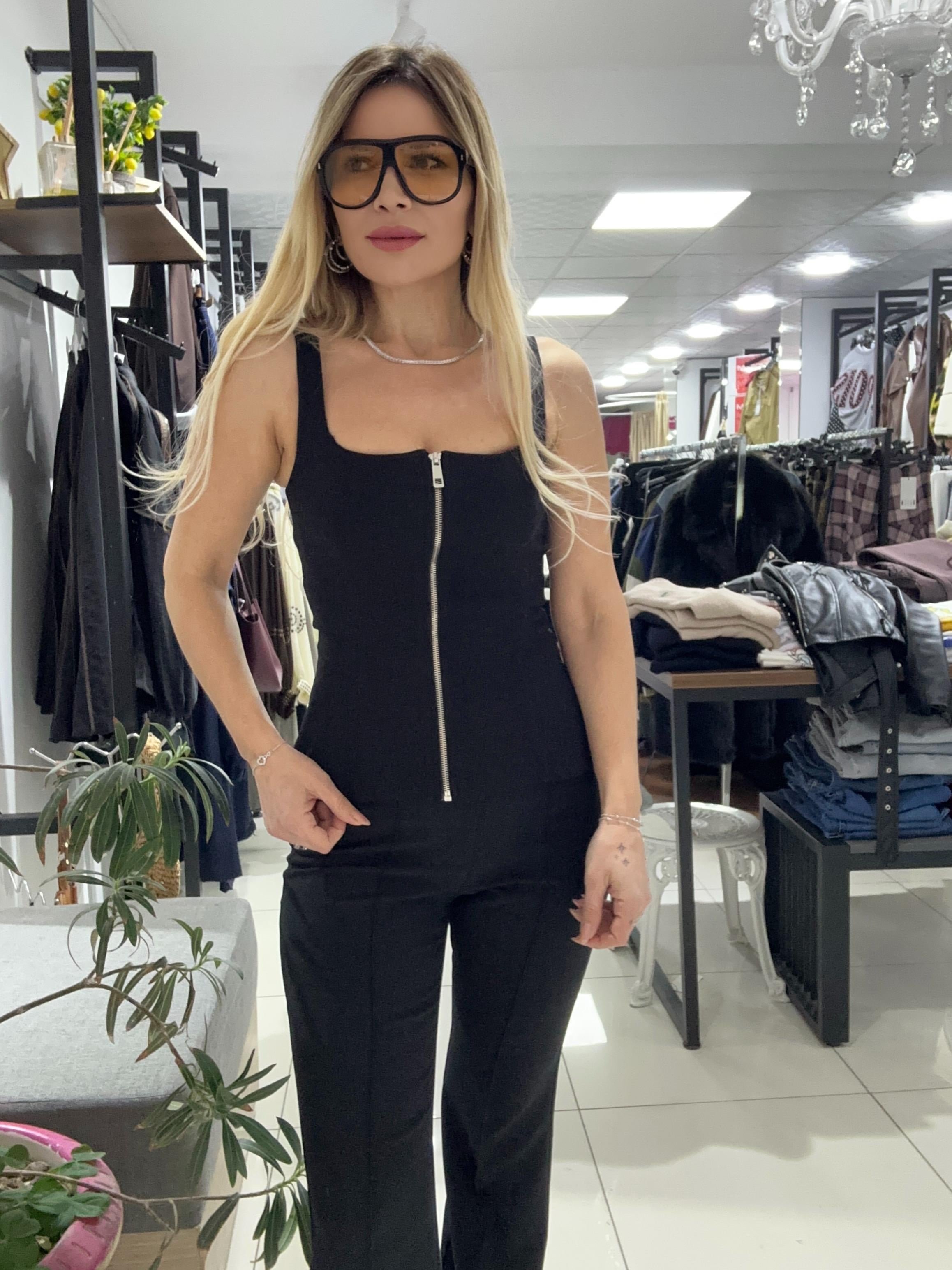 Siyah Önden Fermuarlı Bluz 