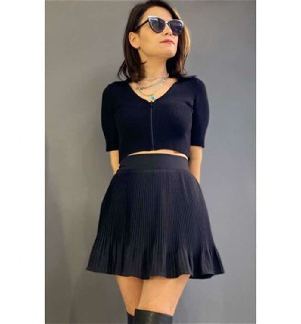 SİYAH PİLE DETAY ŞORT ETEK