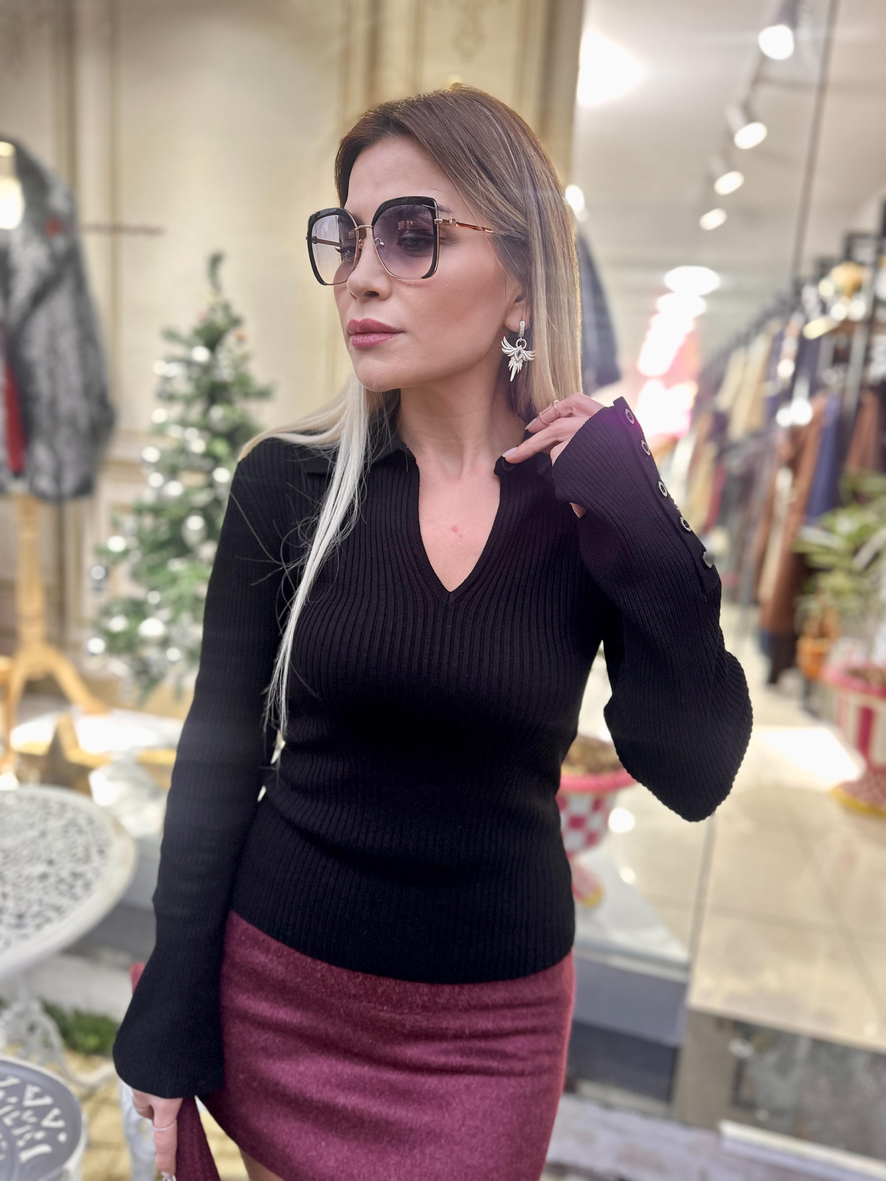 Siyah Polo Yaka Düğmeli Fitilli Triko Kazak 
