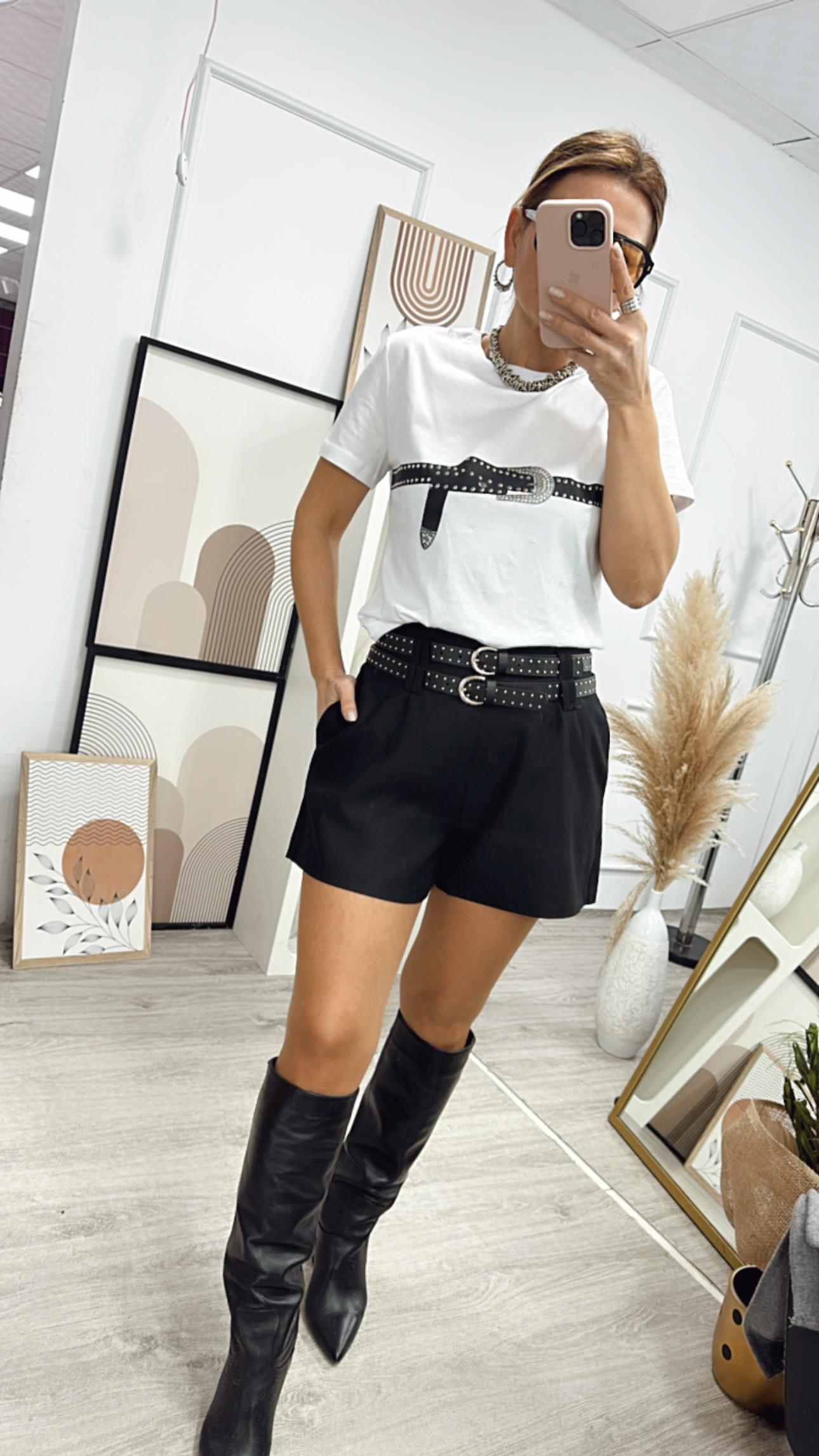 Siyah Trok Kemer Aksesuarlı Mini Şort