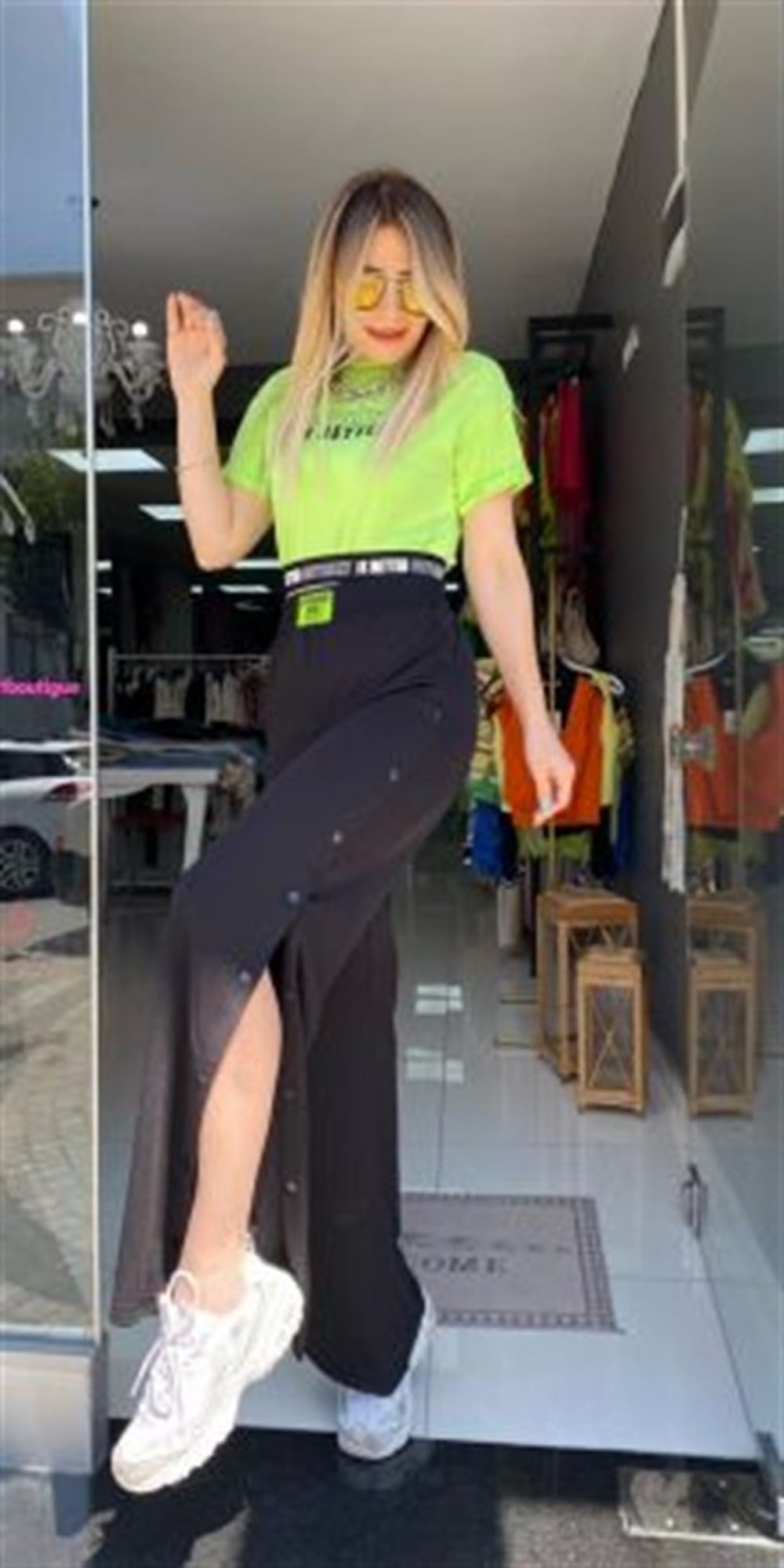 Yanı çıtçıt detay pantolon
