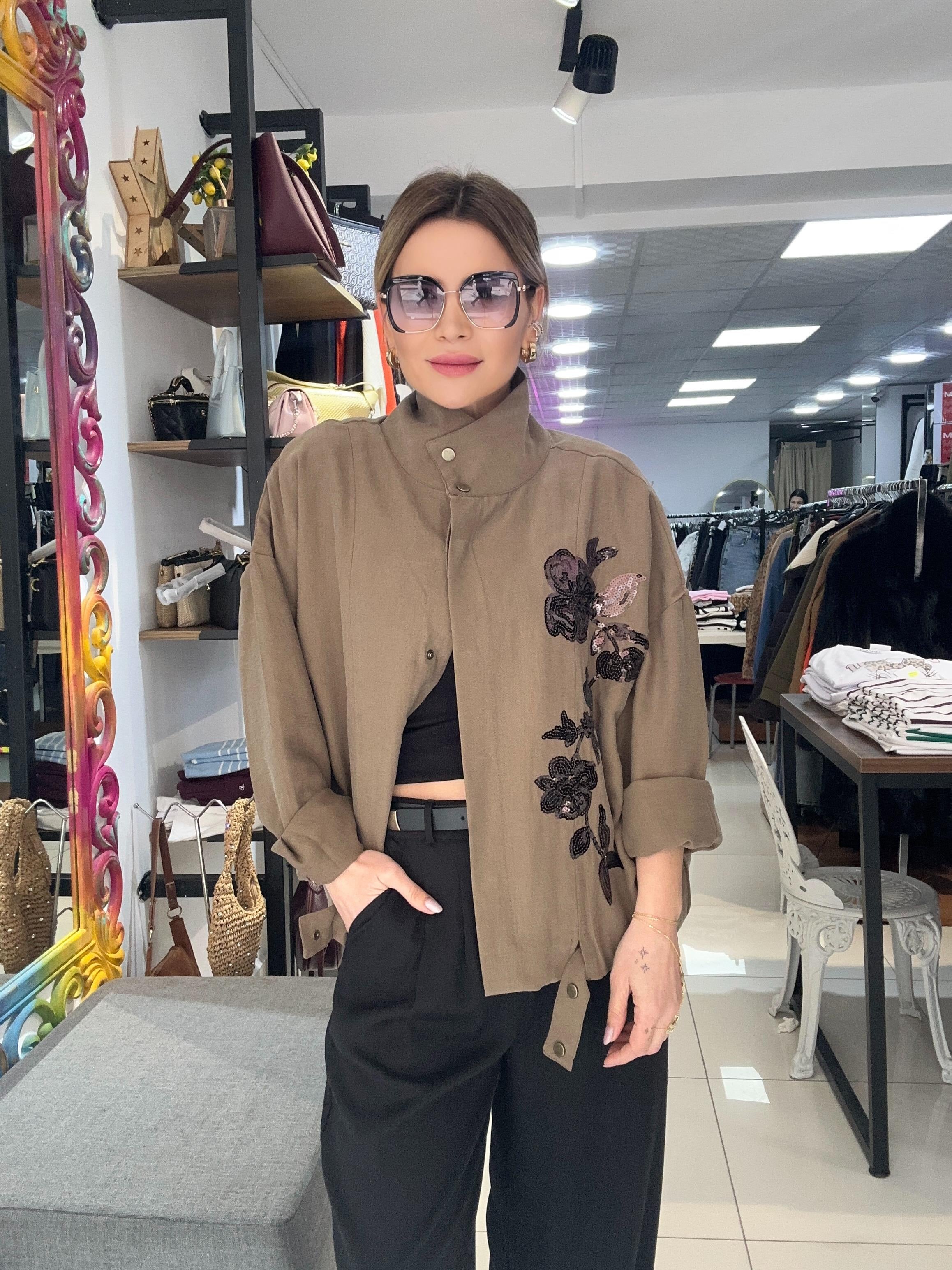 Yeşil Nakışlı Ceket 