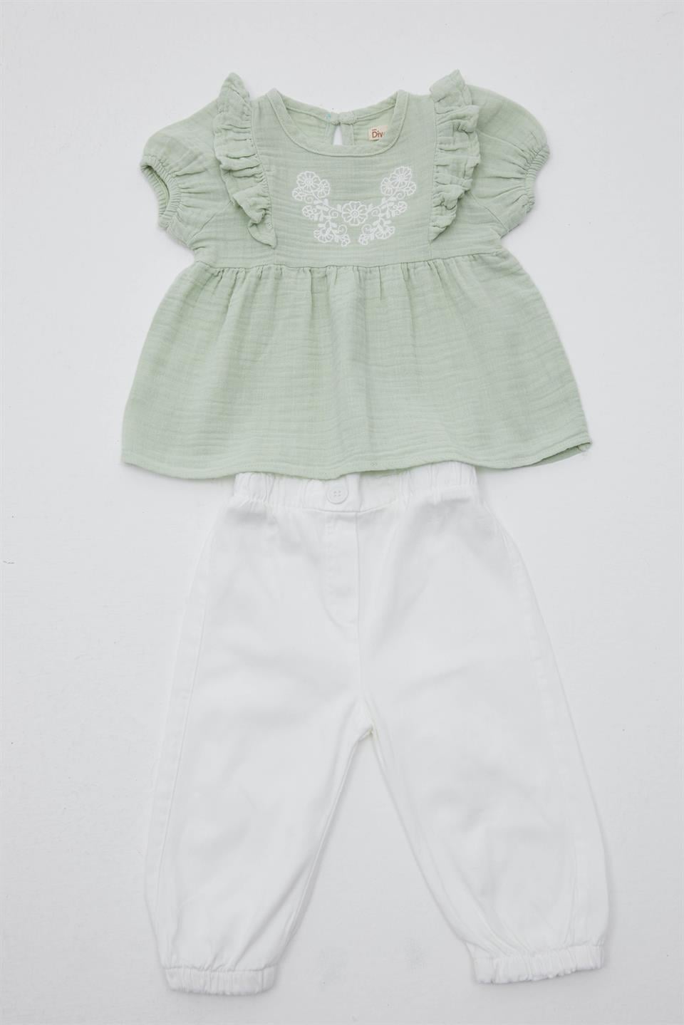 Çiçek Nakışlı Takım