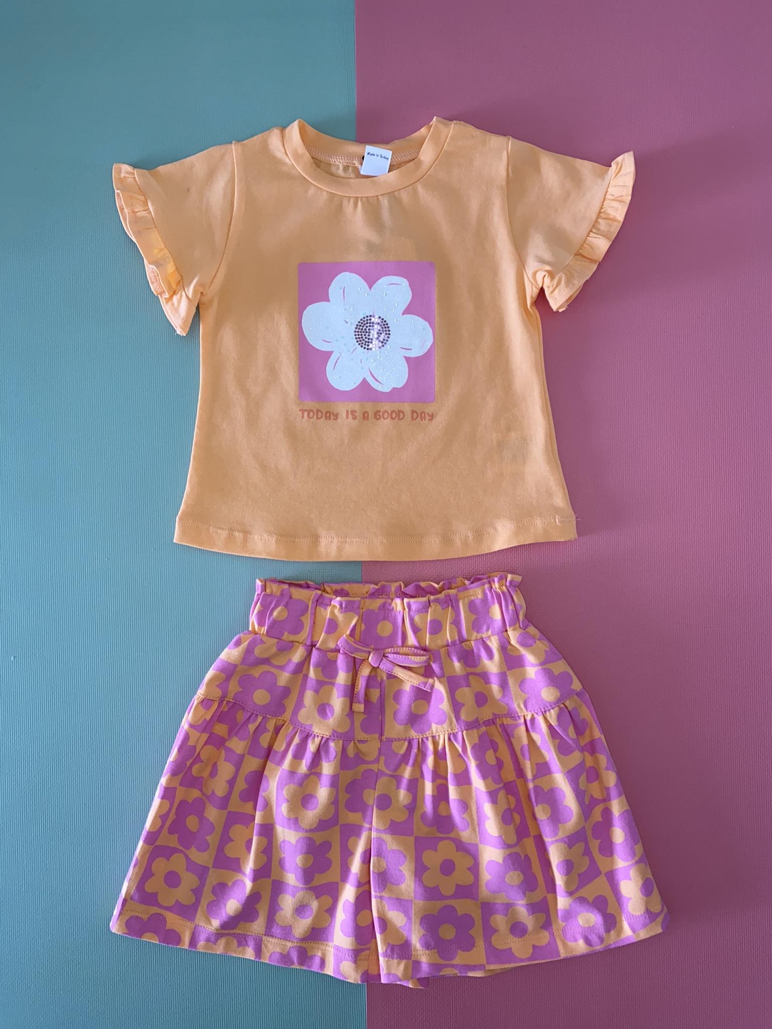 Çiçekli Şortlu Takım