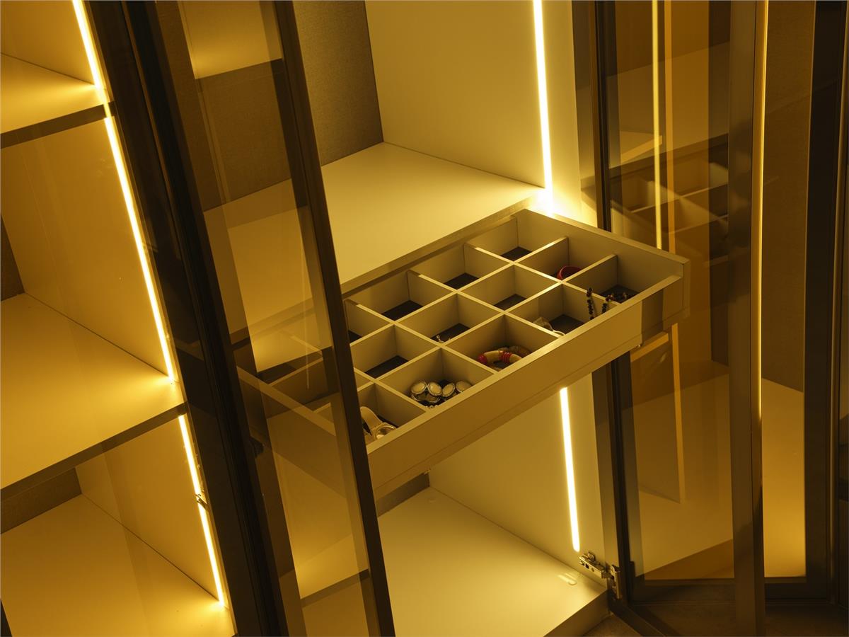 İnfinity 2 Kapaklı Mücevherlikli Dolap