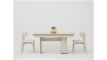 Kumsal Yemek Masası