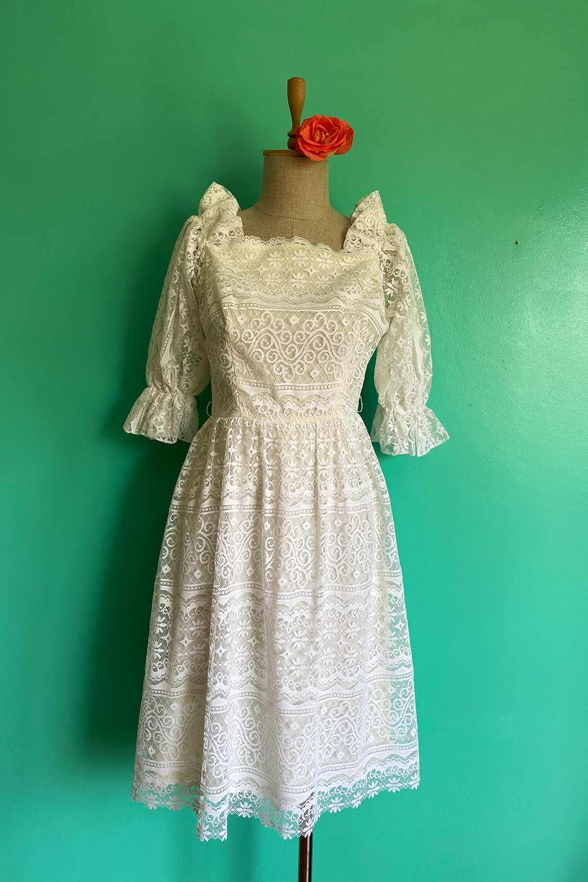 Vintage Beyaz Elbise