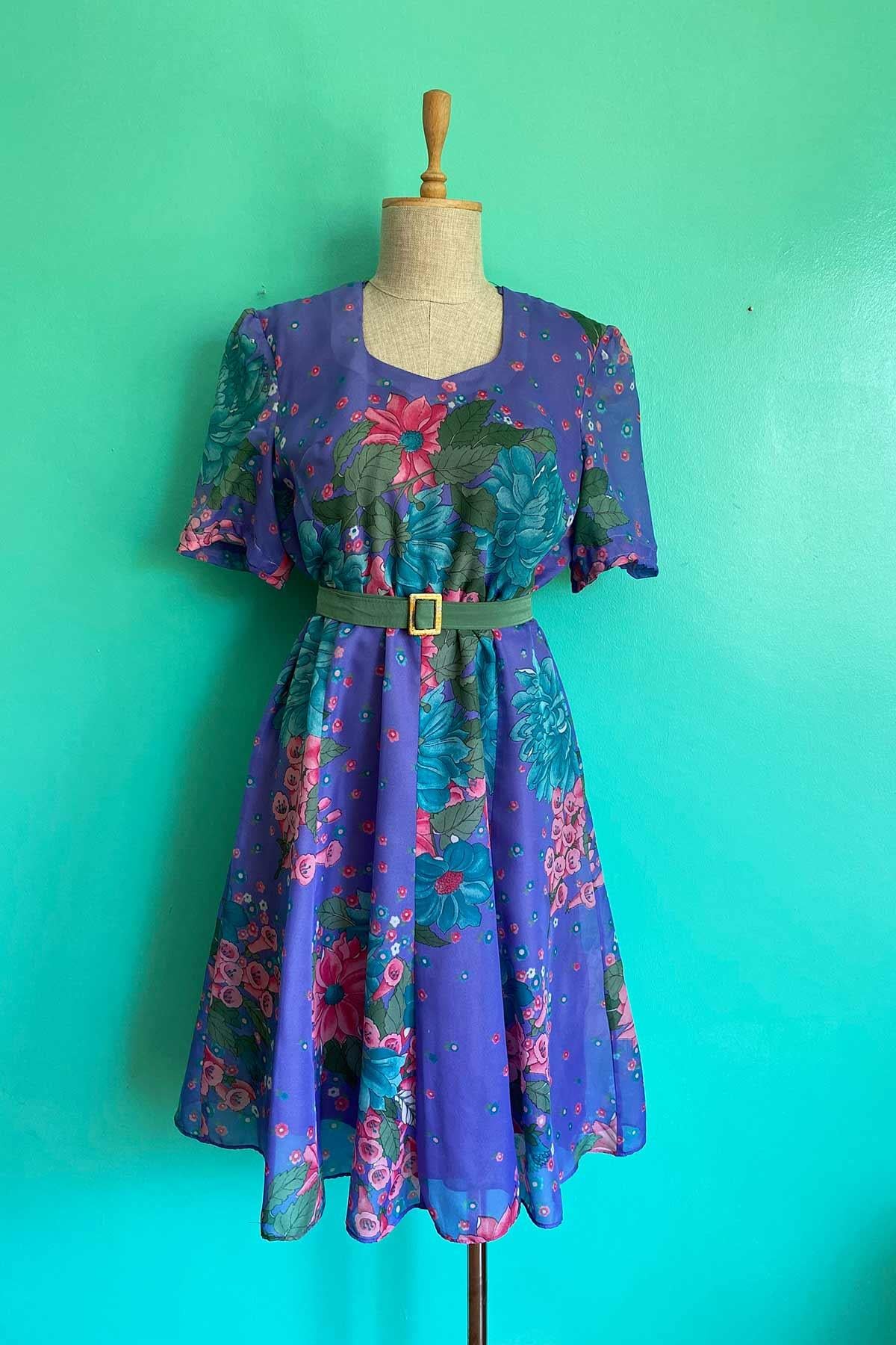 Vintage Çiçekli Mor Elbise