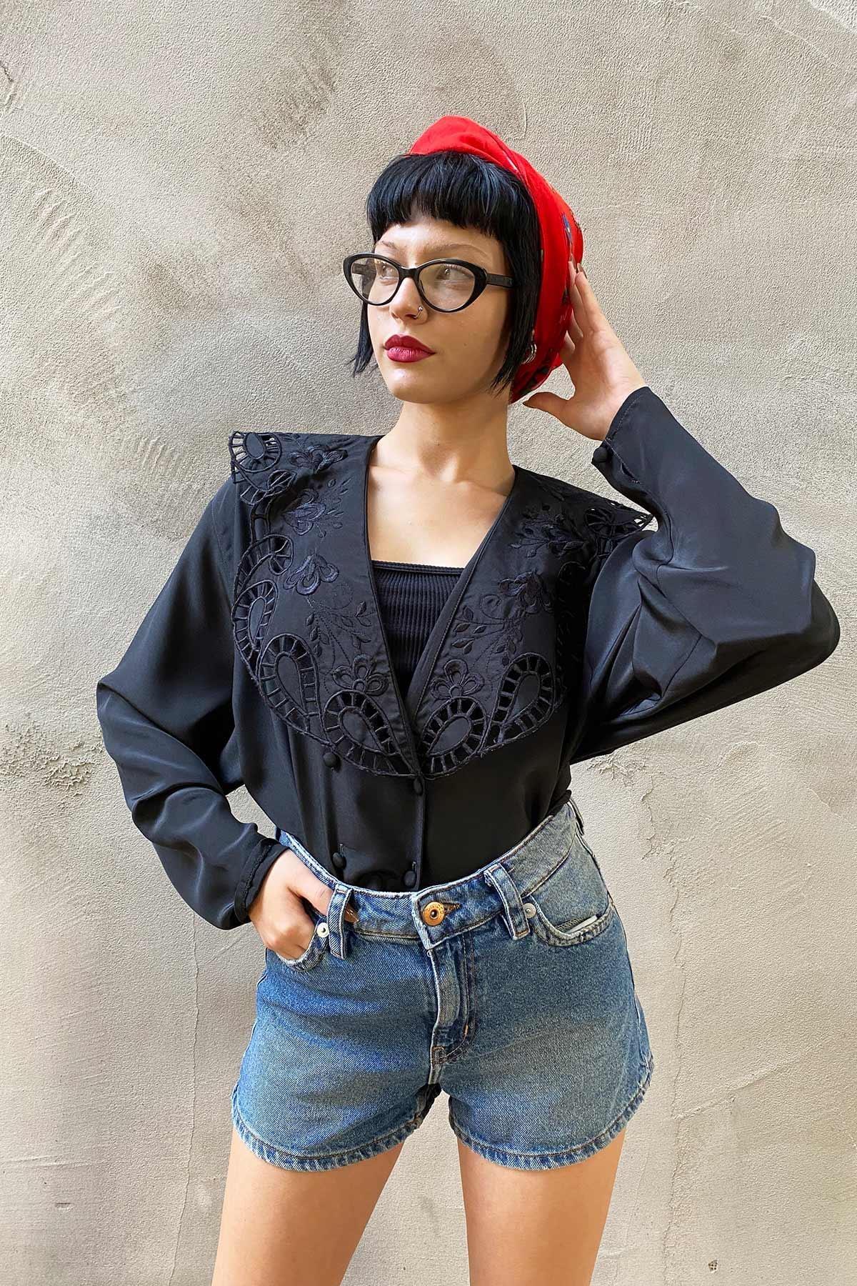Vintage Delik İşi Maxi Yaka Siyah Gömlek