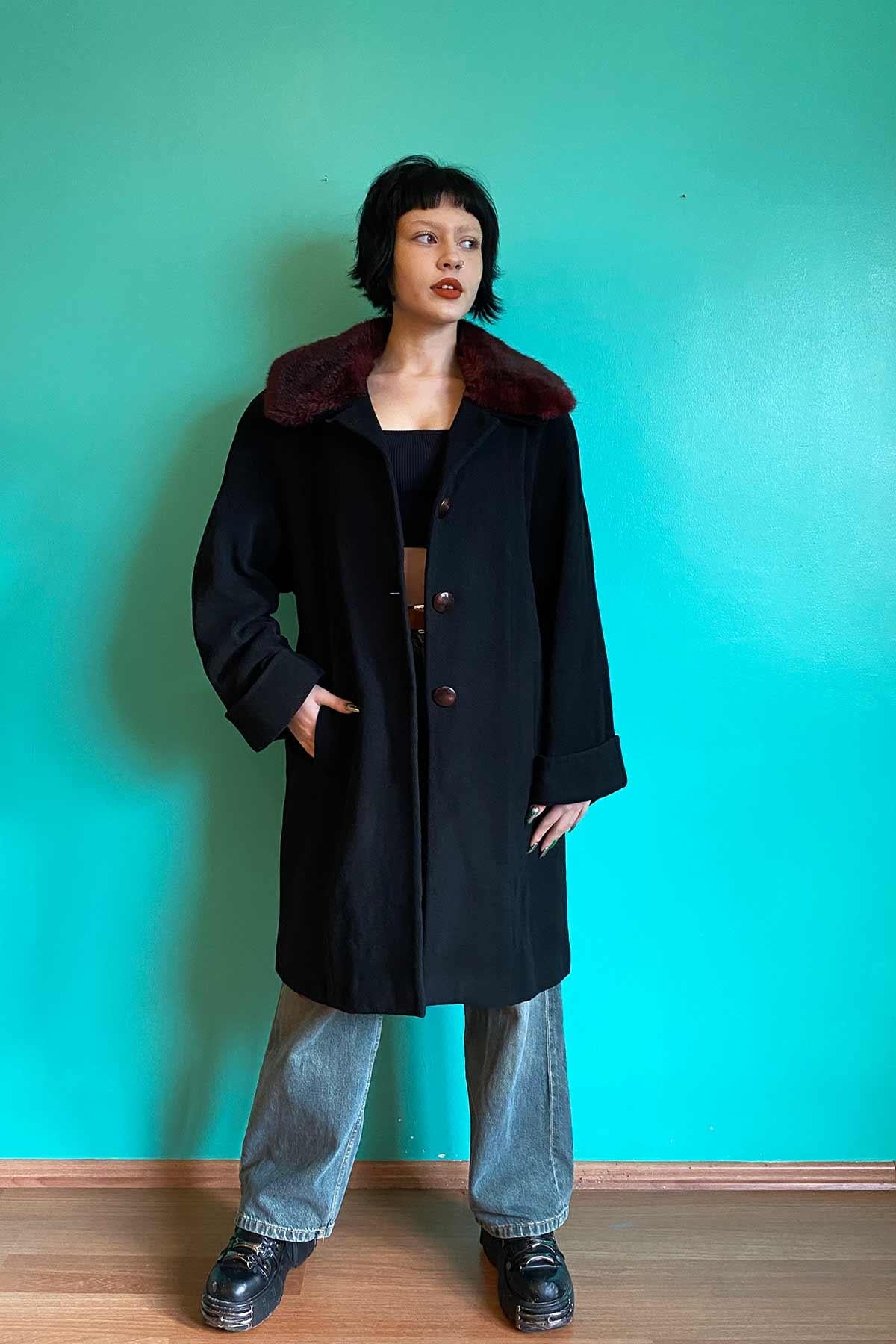 Vintage Maxi Peluş Yaka Siyah Yün Kaşe Kaban