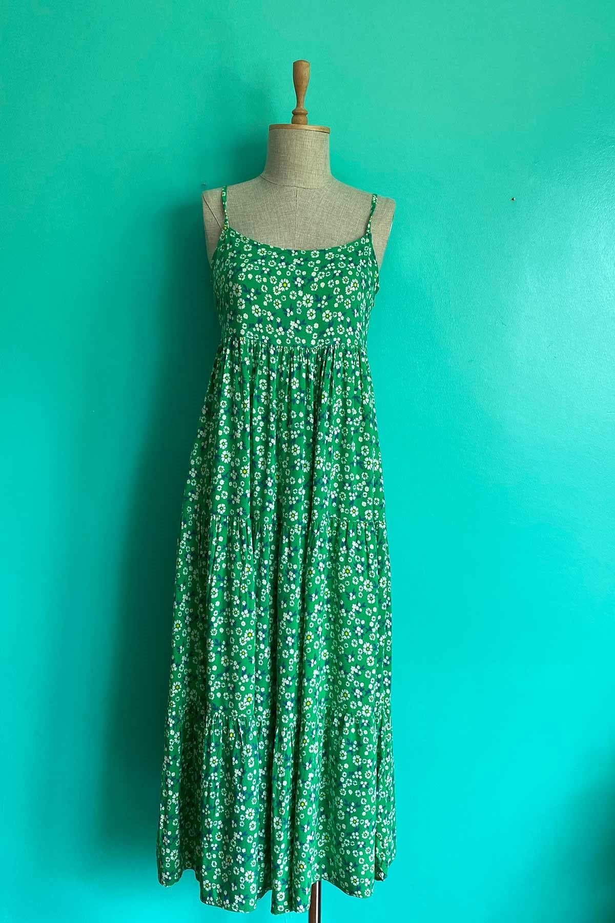 Vintage Askılı Pileli Çiçekli Viskon Elbise