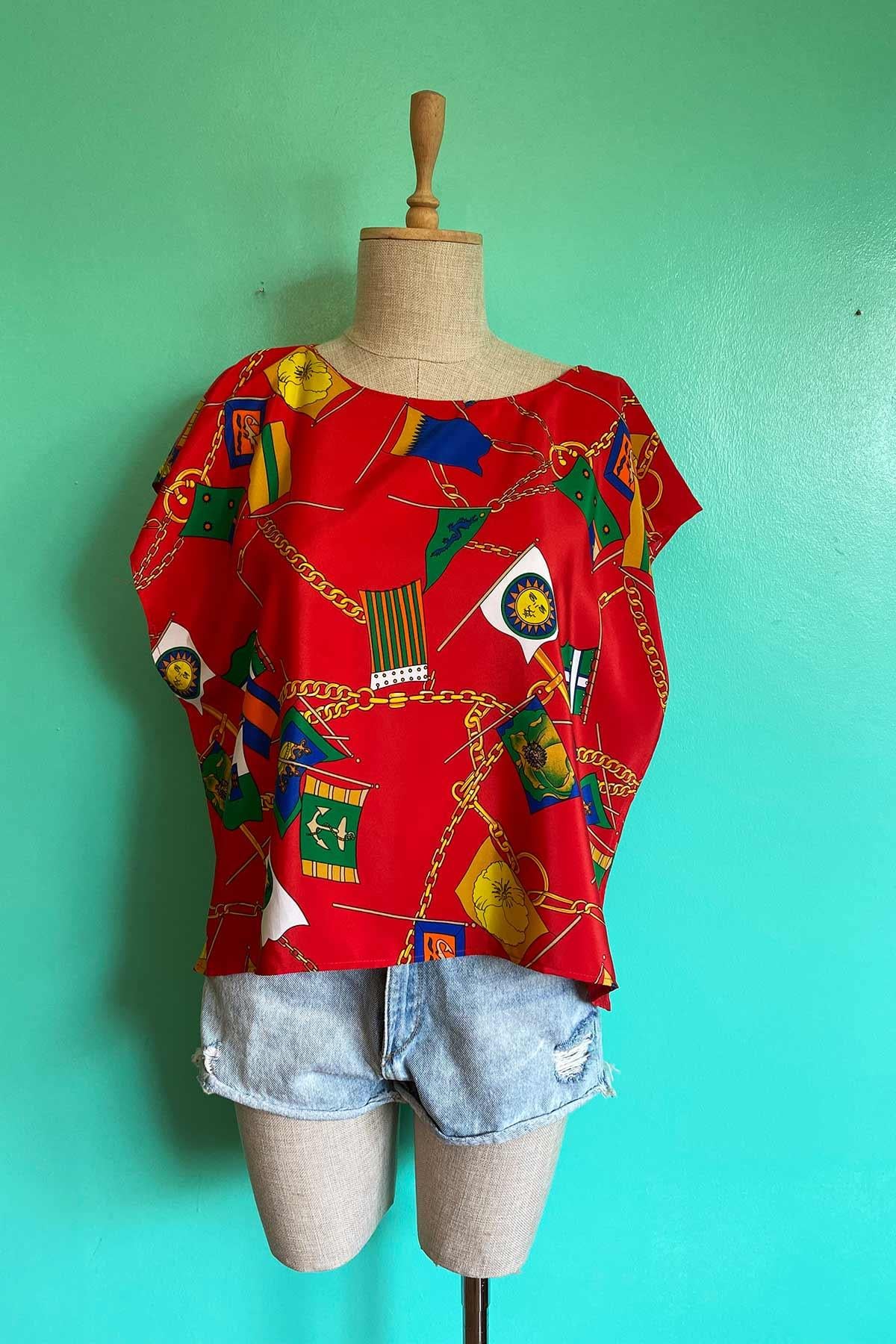 Vintage Bayrak Desenli Tshirt