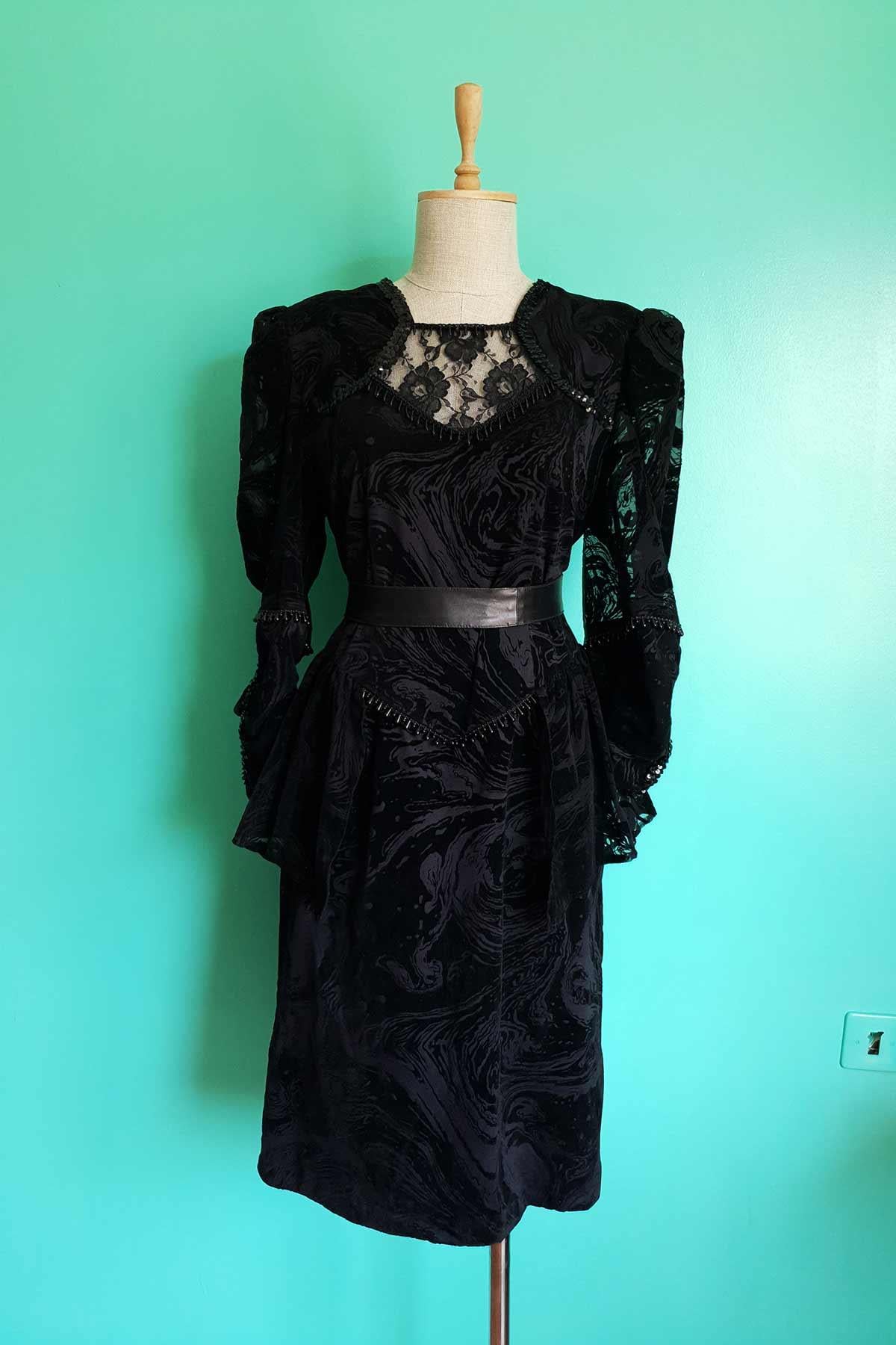 Vintage Boncuklu Siyah Elbise