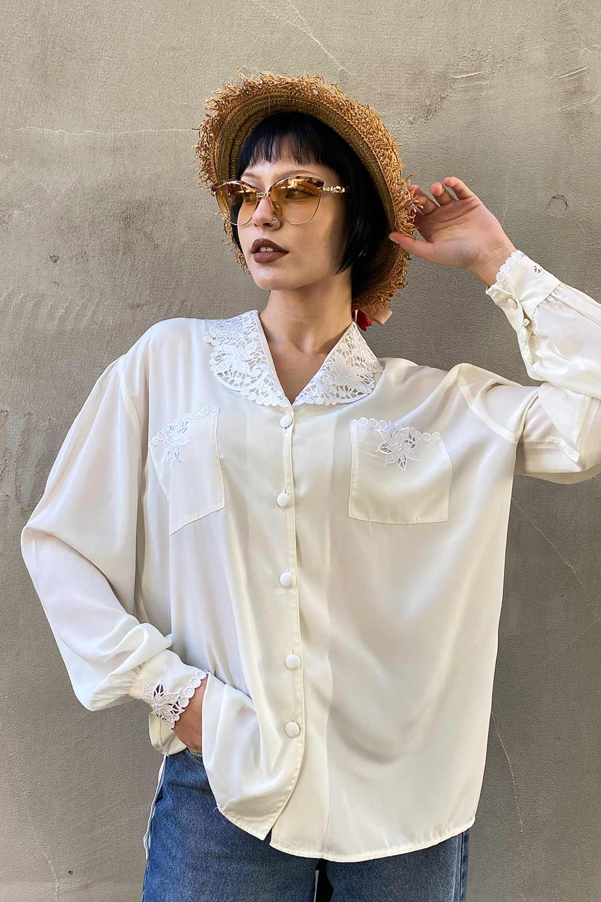 Vintage Delik İşi Yaka Gömlek