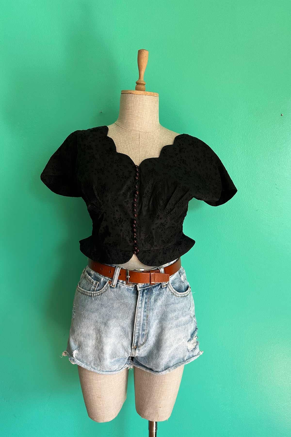 Vintage Düğmeli Siyah Crop Bluz