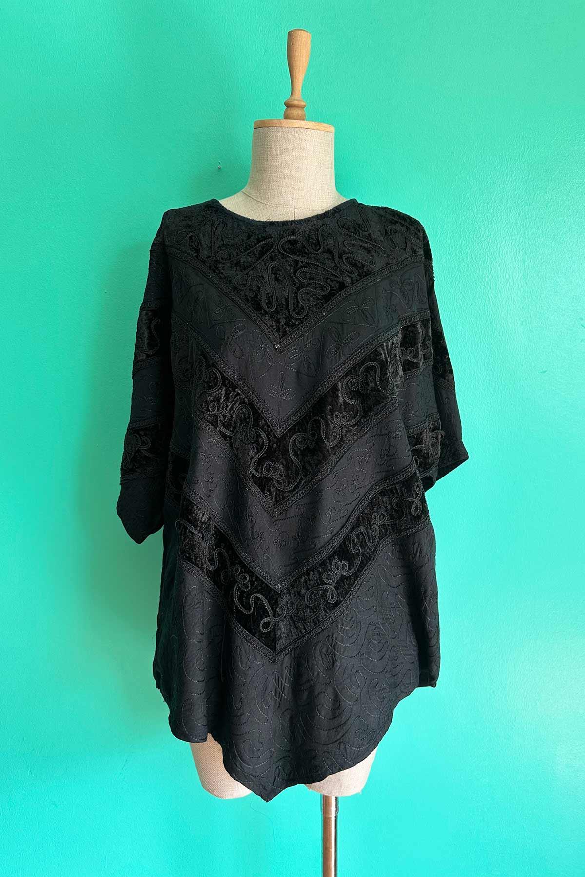 Vintage Etnik Siyah Rayon Bluz