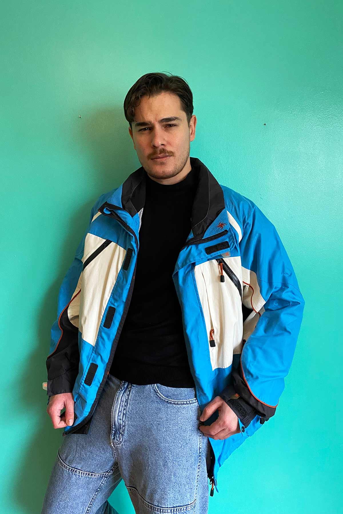 Vintage Outdoor Mont